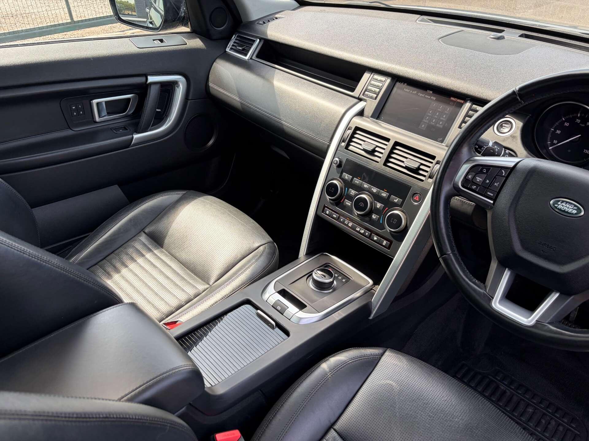 Land Rover Discovery Sport view 42