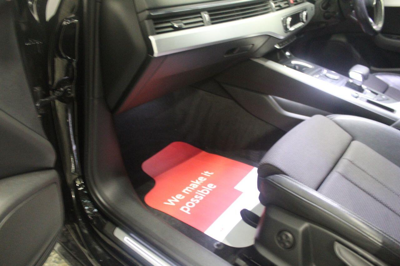 Audi A4 view 32