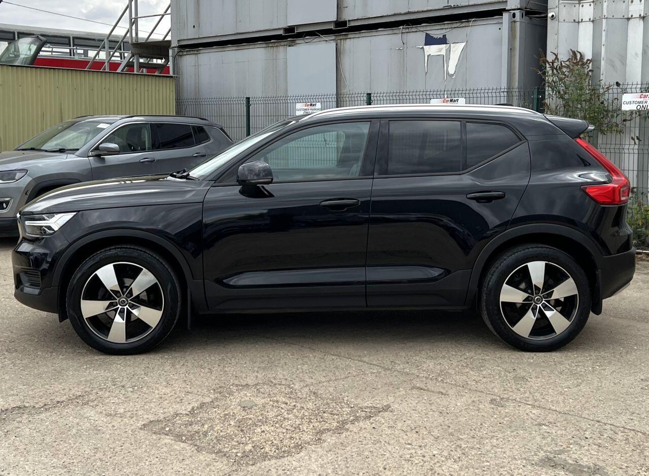 Volvo XC40 view 8