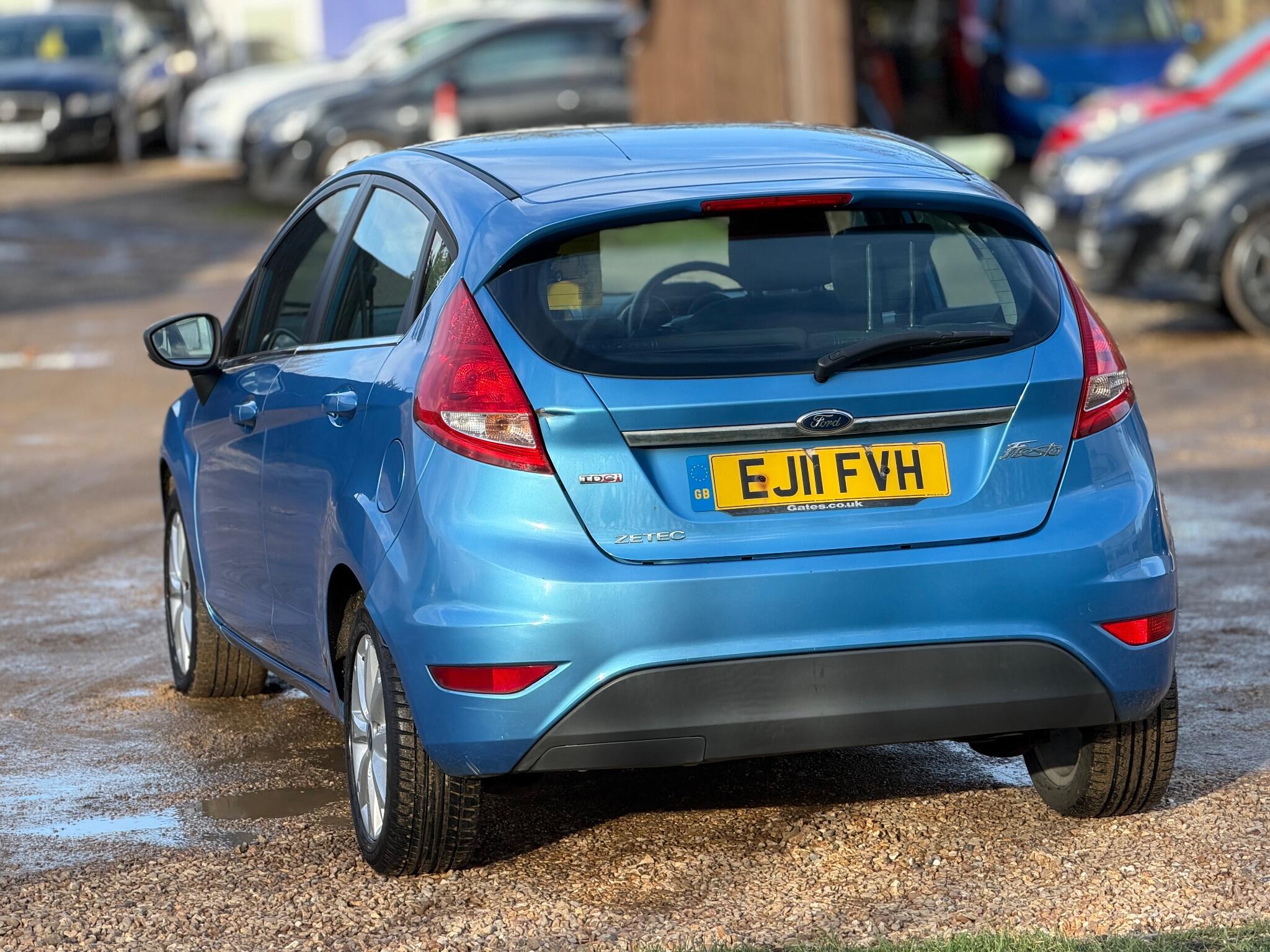 2011 Ford Fiesta 1.4 TDCi DPF Zetec 5dr image 8