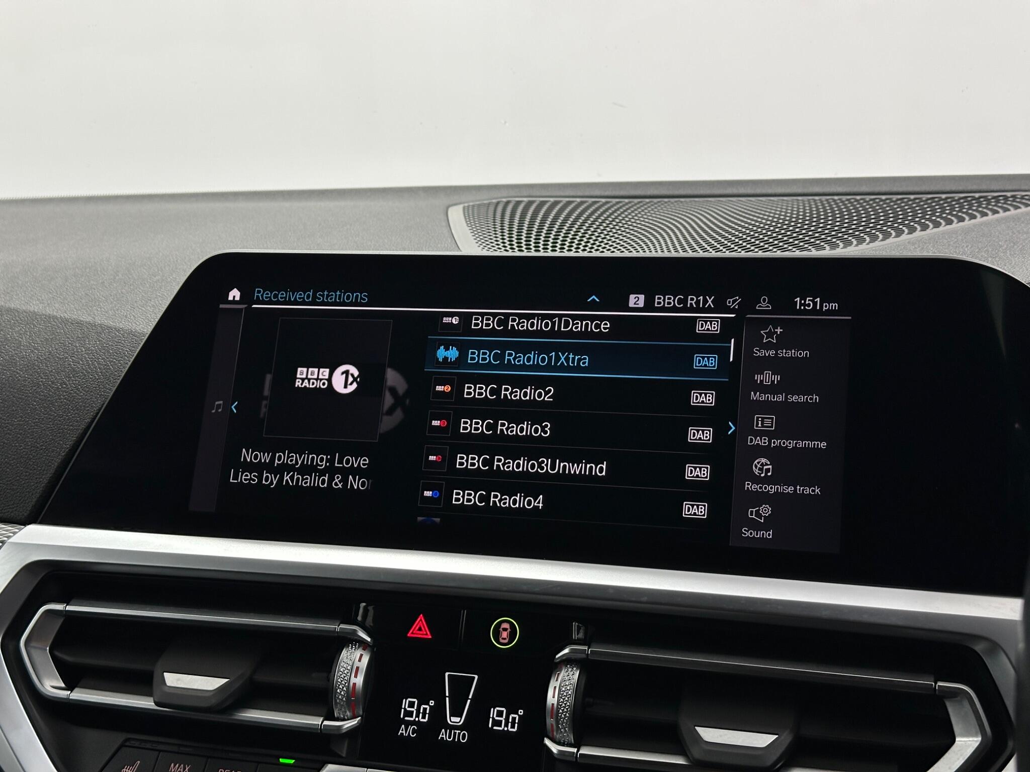 BMW 3 Series view 26