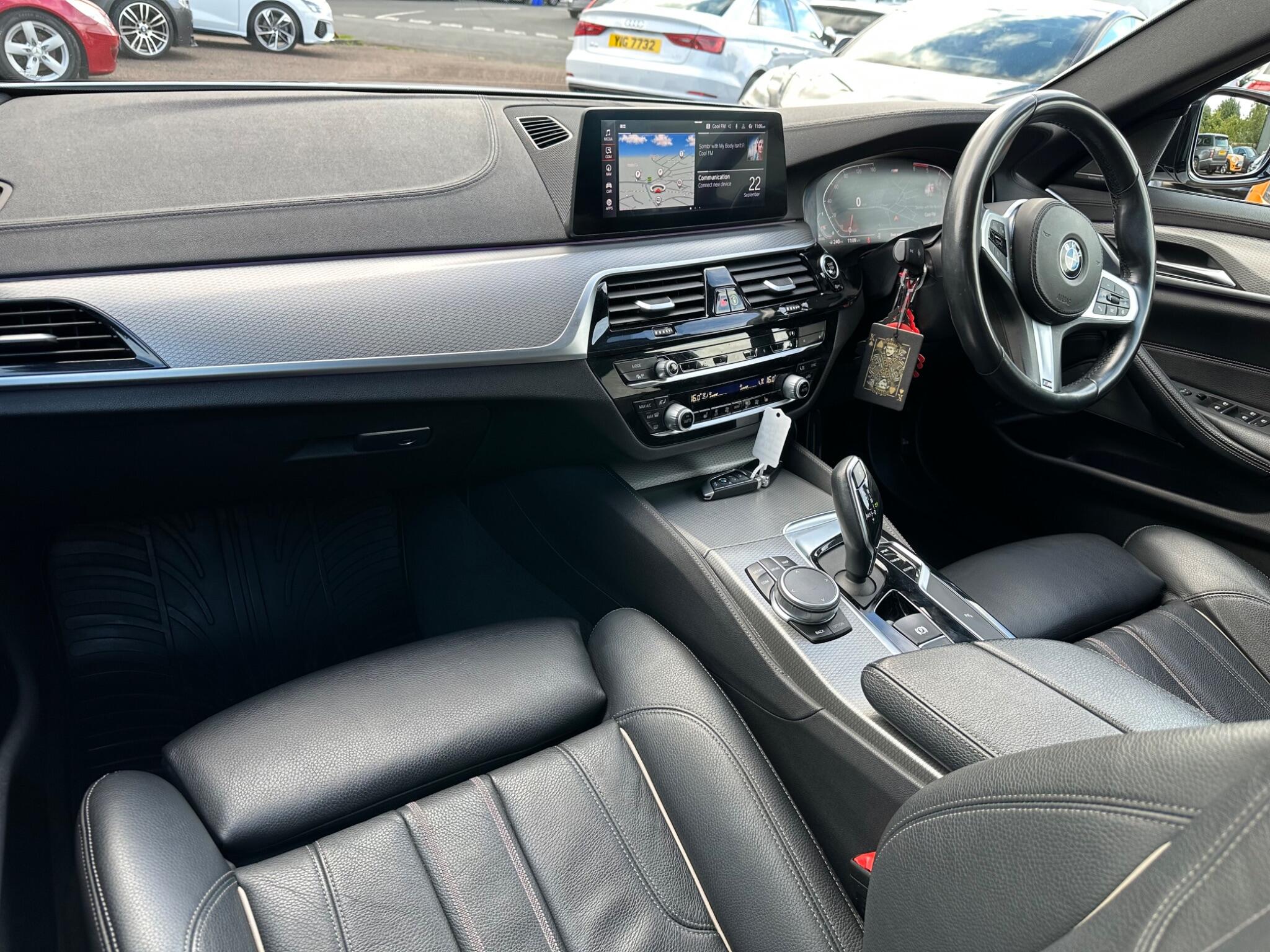 BMW 5 Series view 6