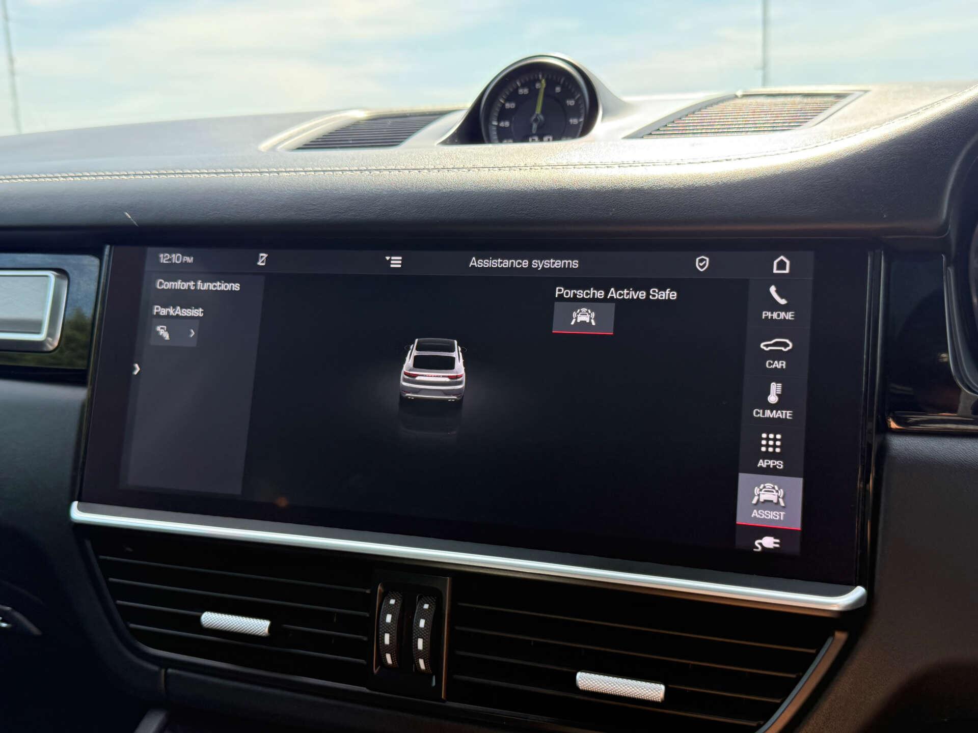 Porsche Cayenne view 60