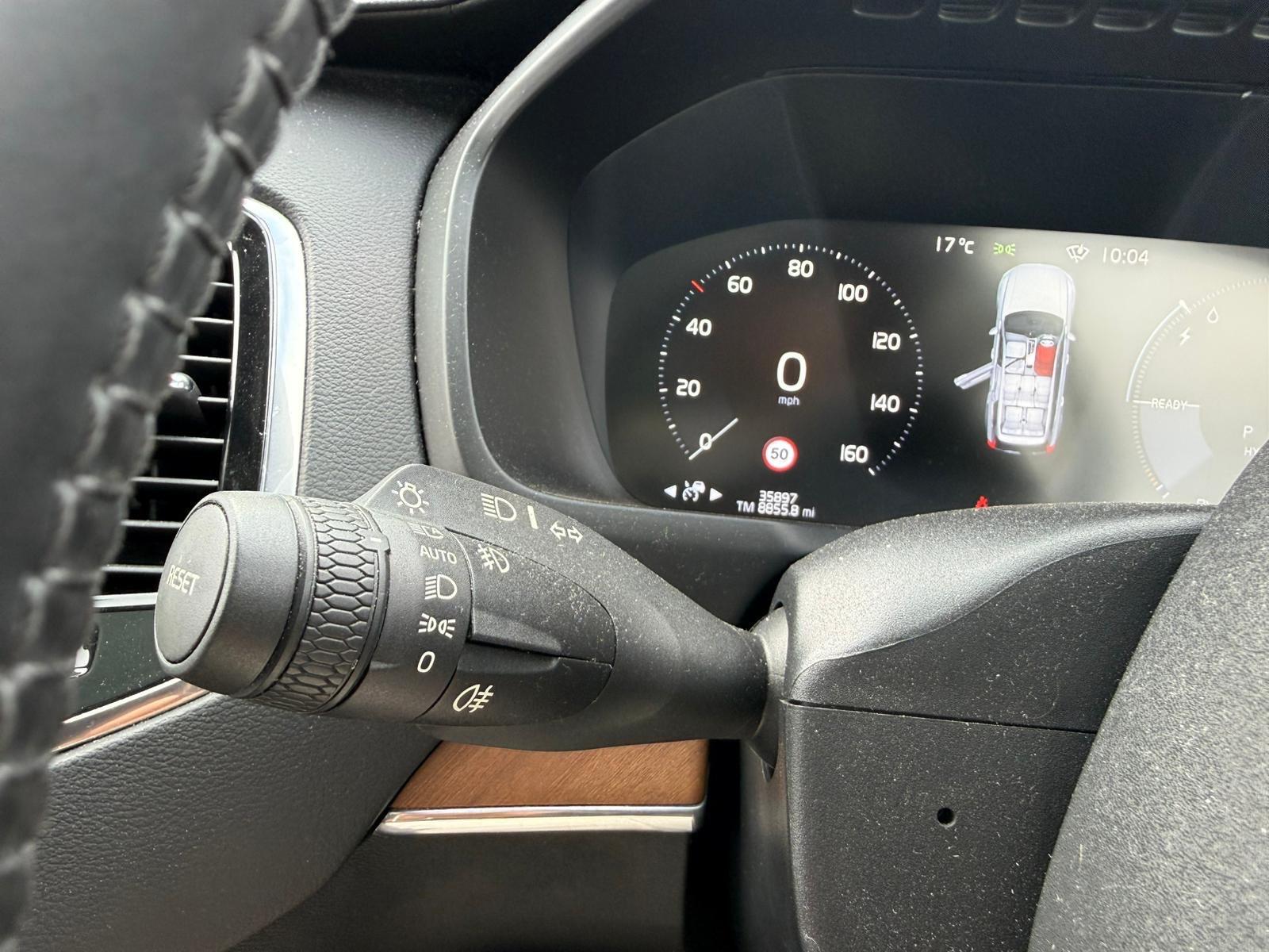 Volvo XC90 view 22