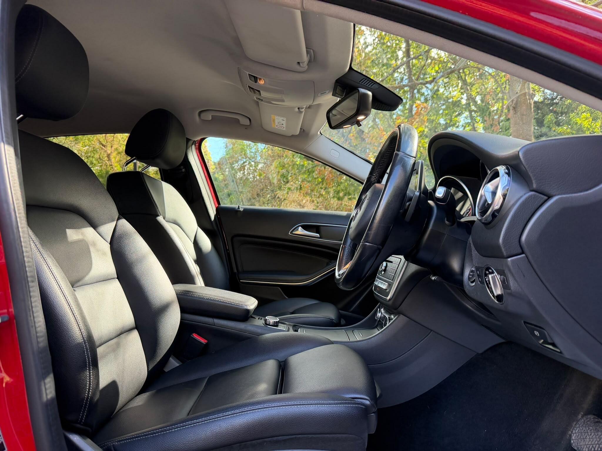 Mercedes-Benz Gla view 13