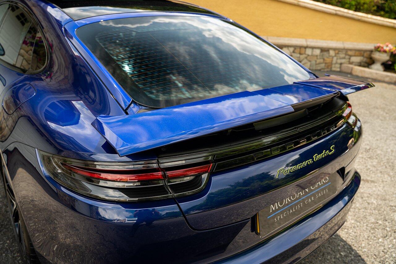 Porsche Panamera view 9