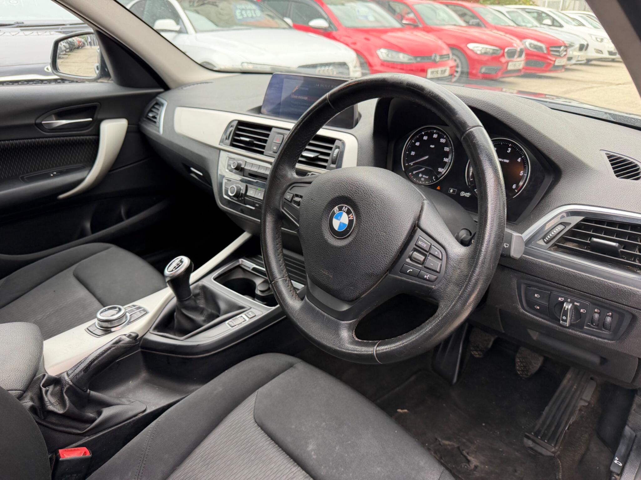 BMW 1 Series view 10