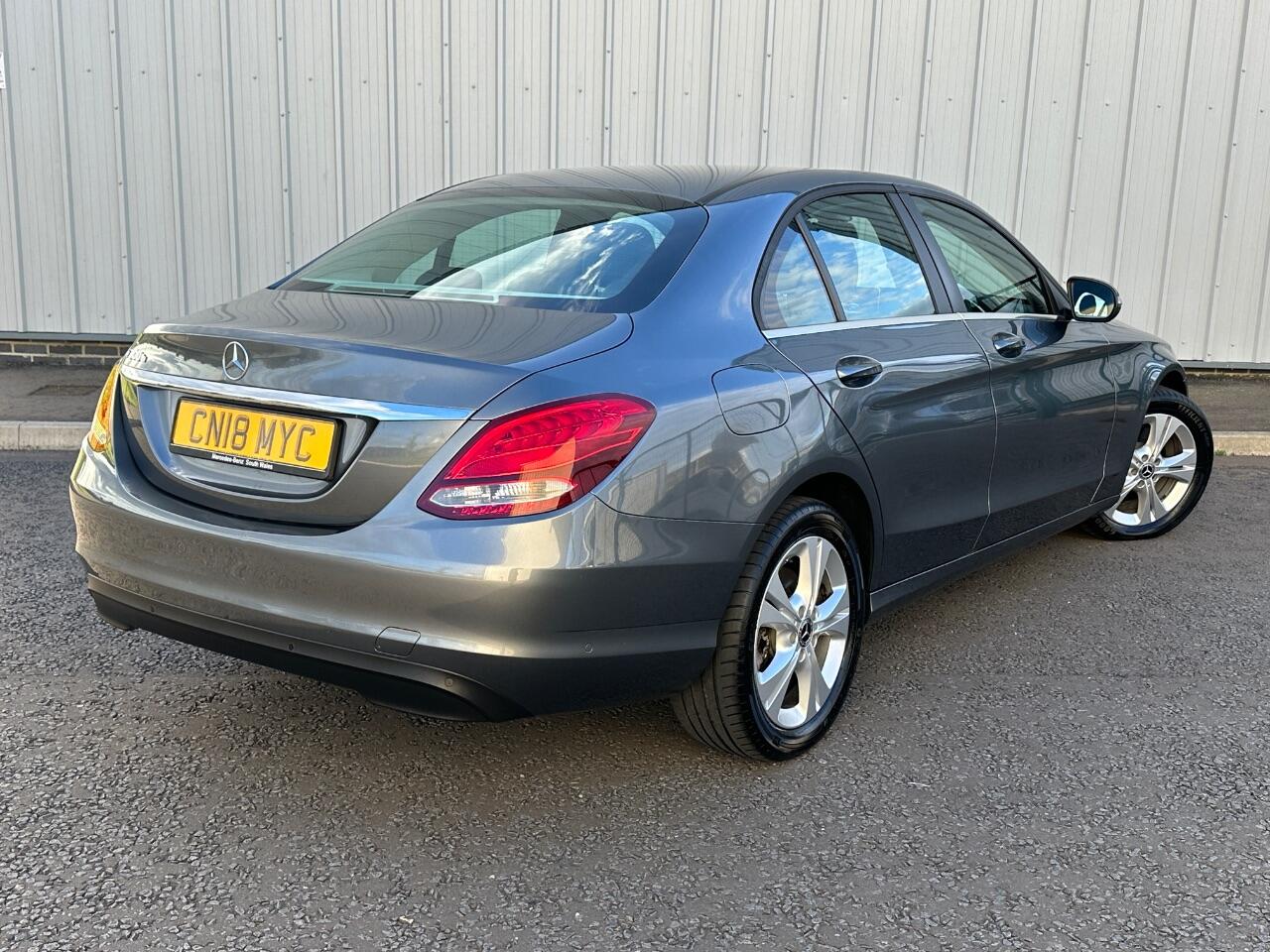Mercedes-Benz C Class view 4