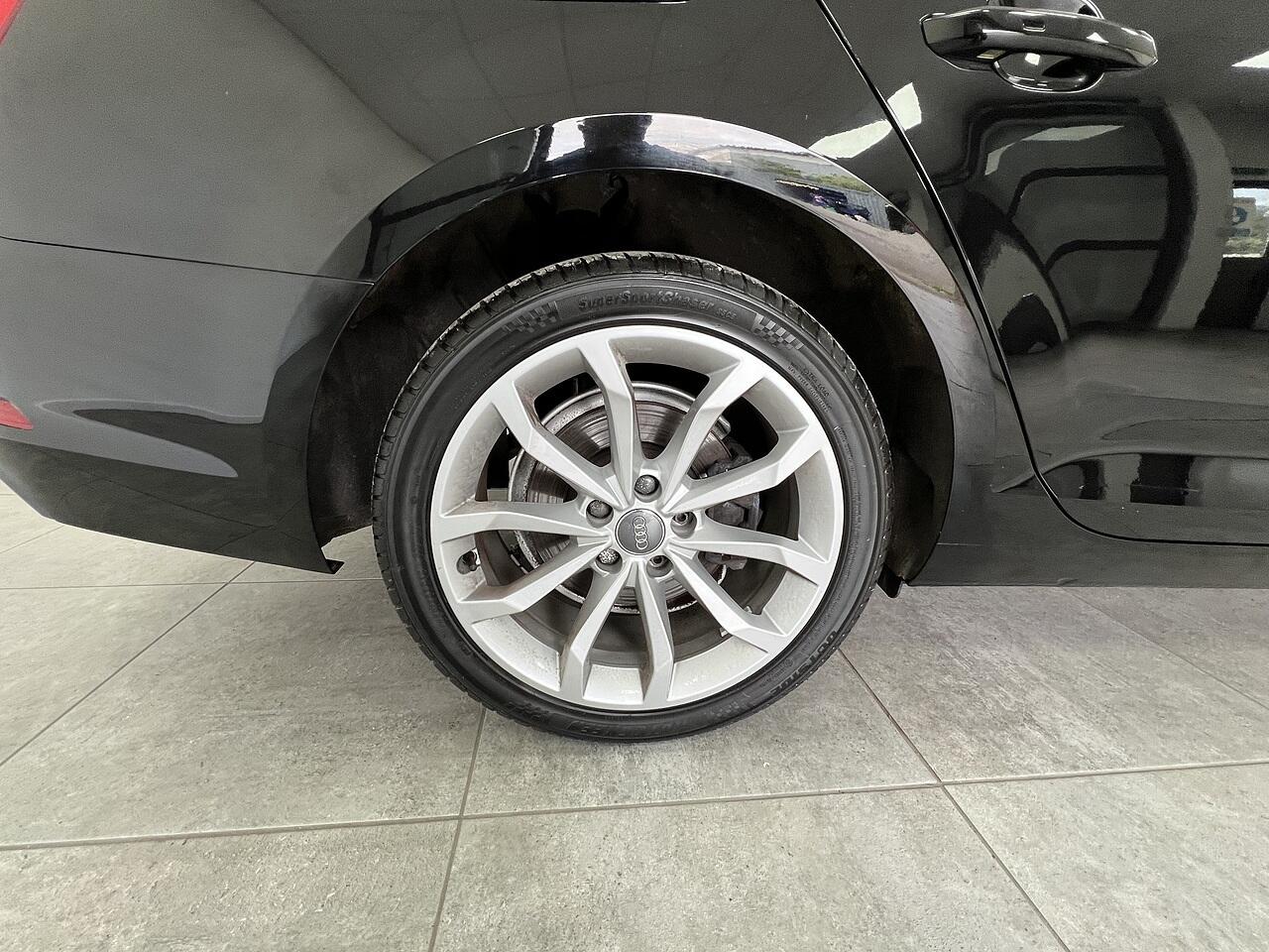 Audi A4 view 21