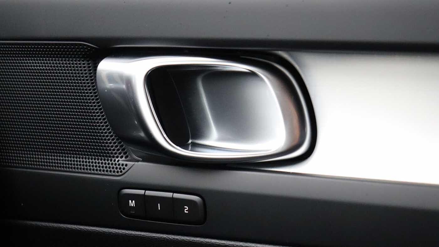 Volvo XC40 view 44