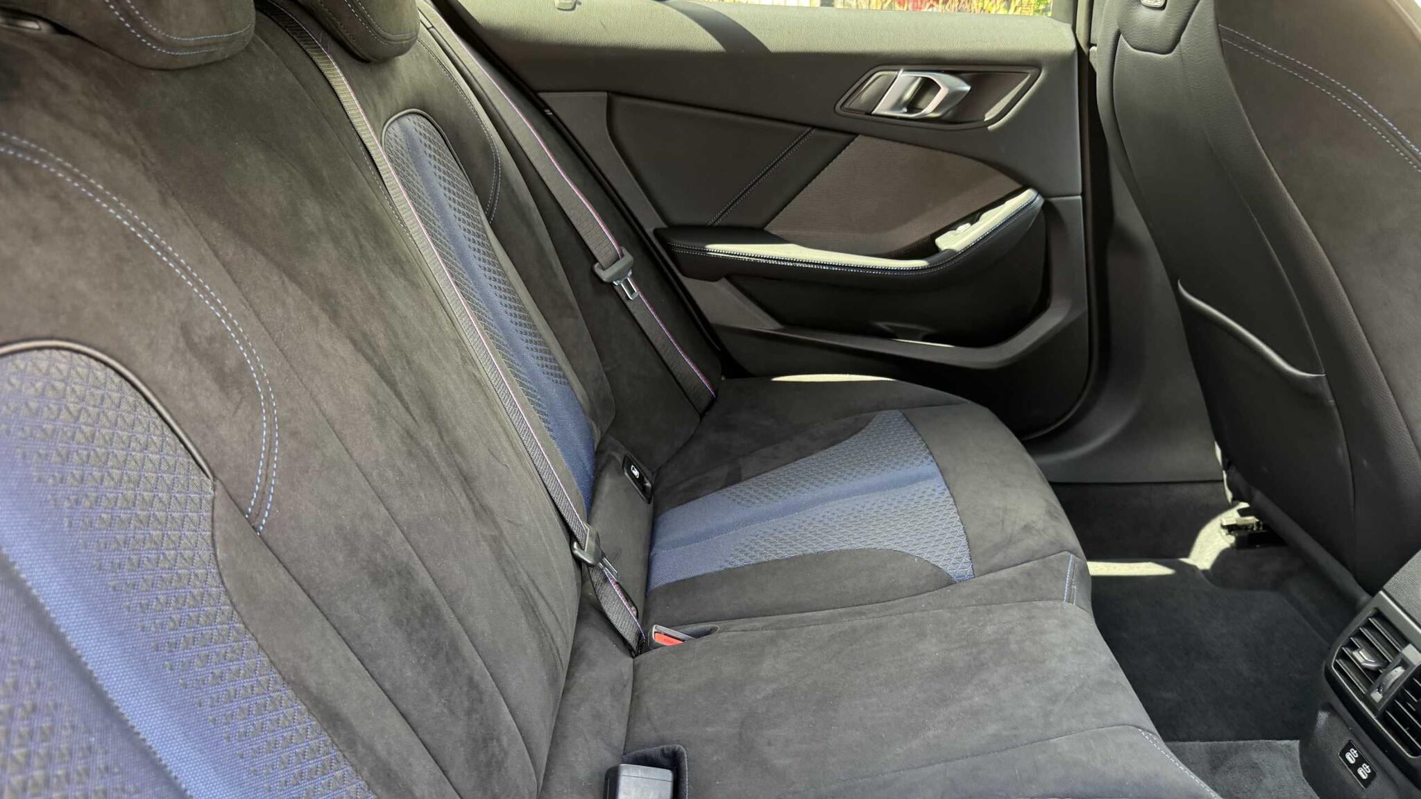 BMW 1 Series view 8