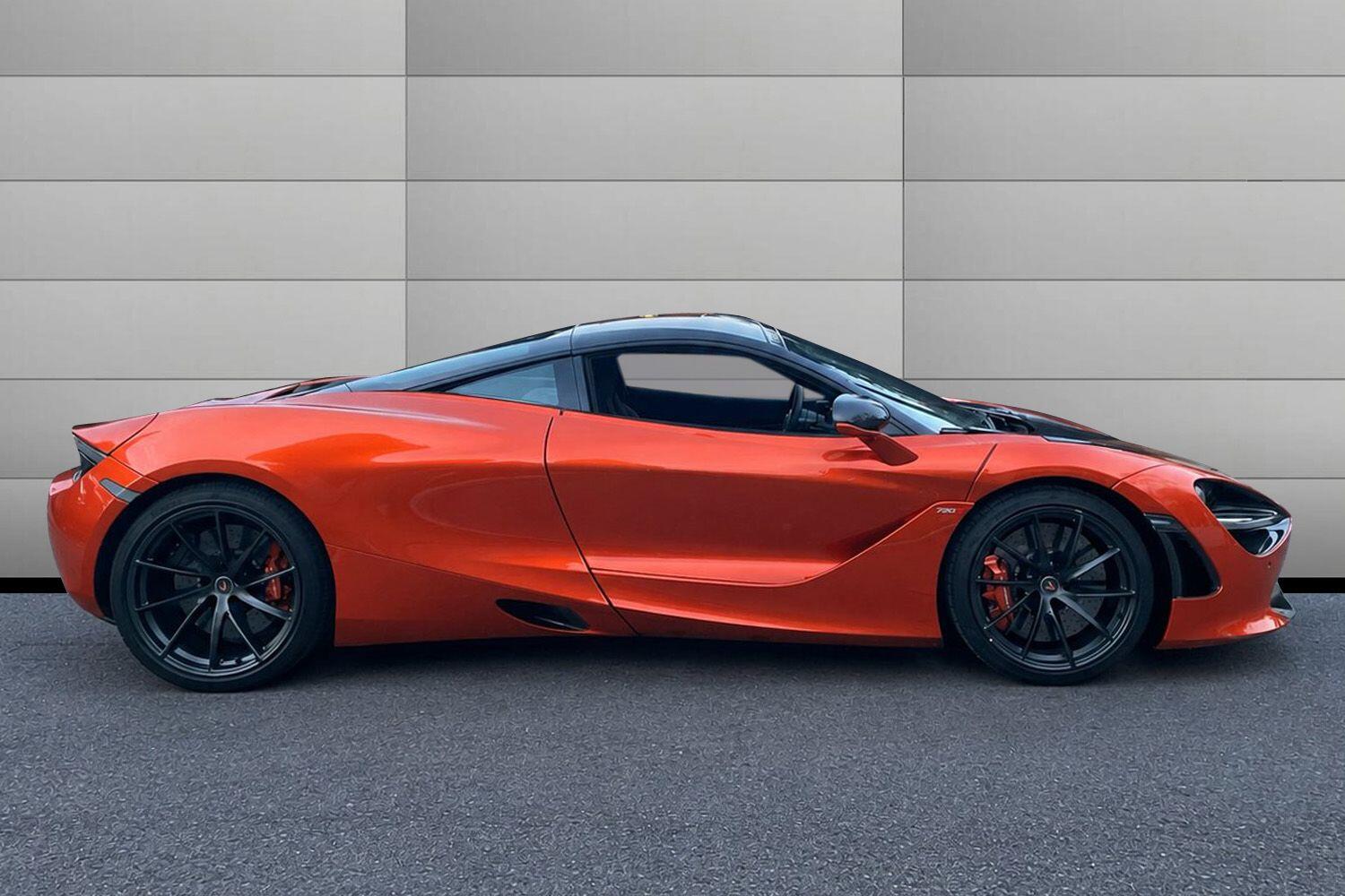 Mclaren 720s view 5