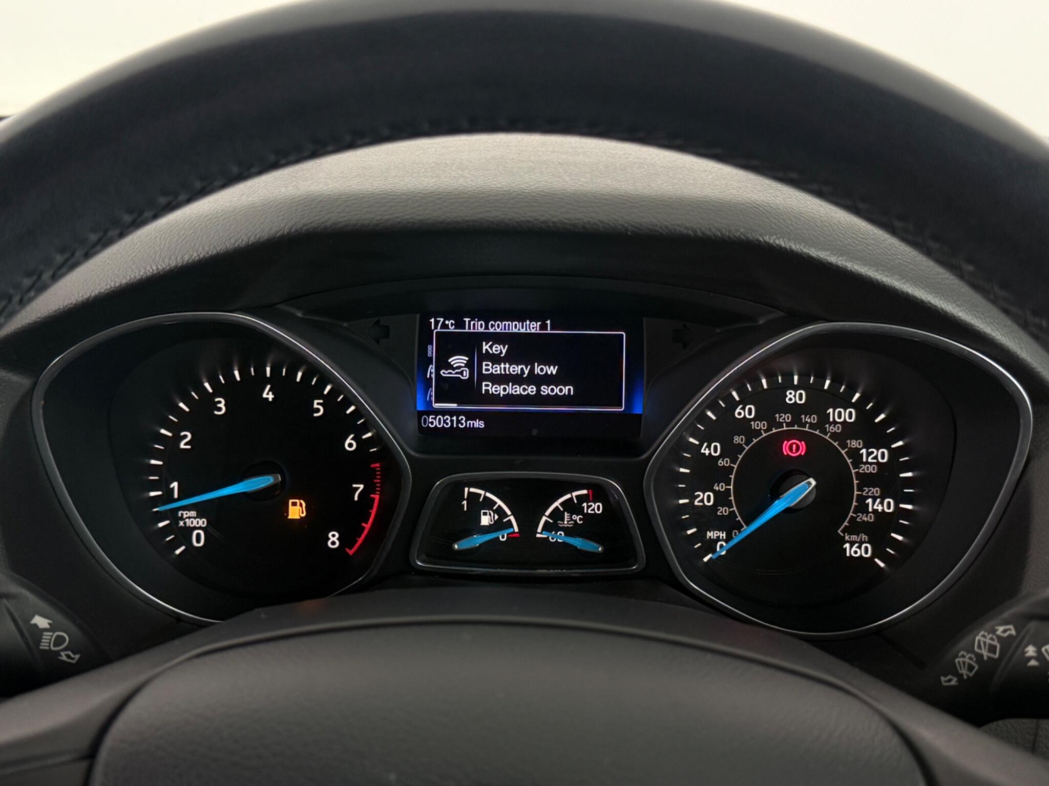 Ford Focus view 15