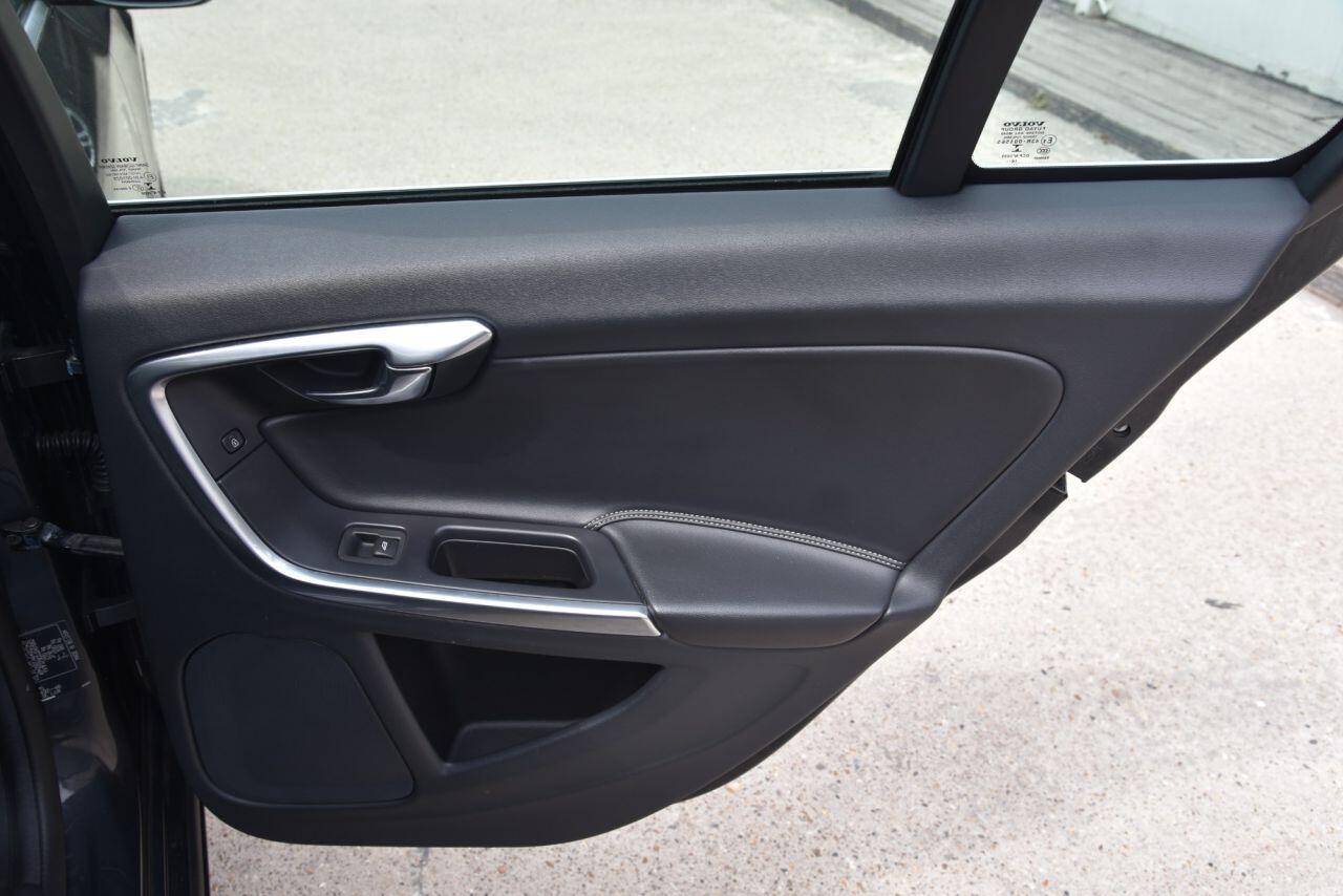 Volvo S60 view 52