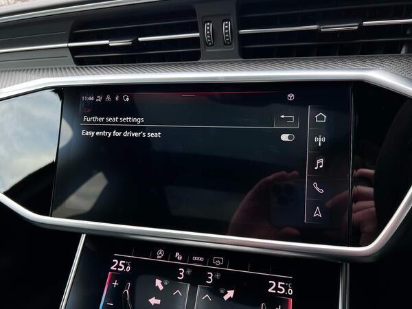 Audi RS6 Avant view 26
