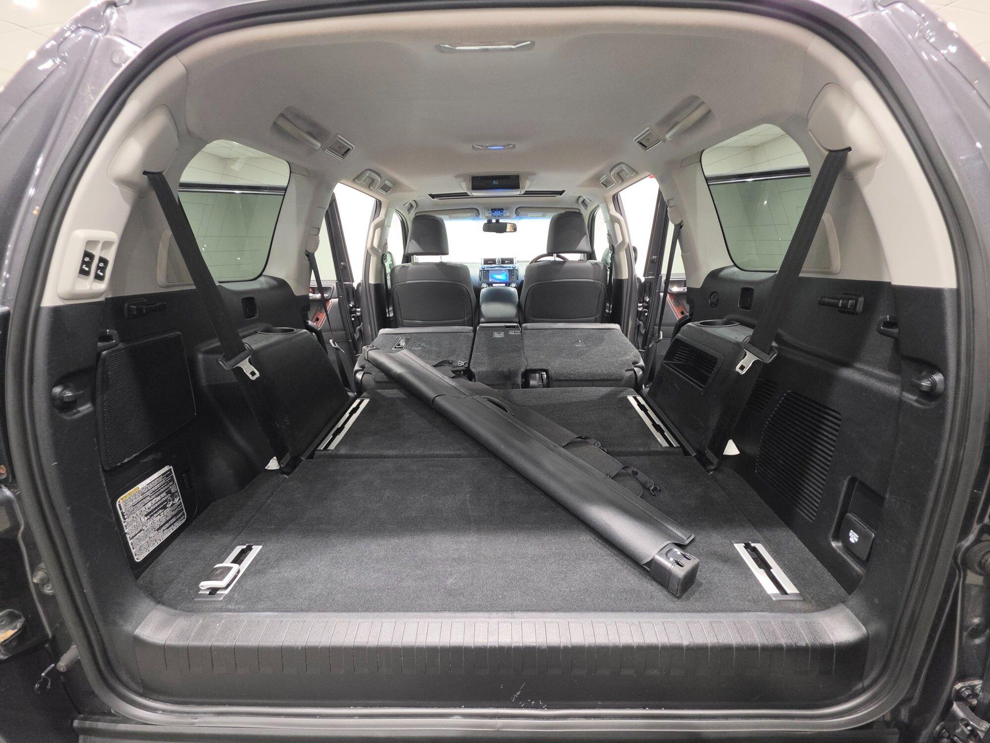 Toyota Land Cruiser view 50