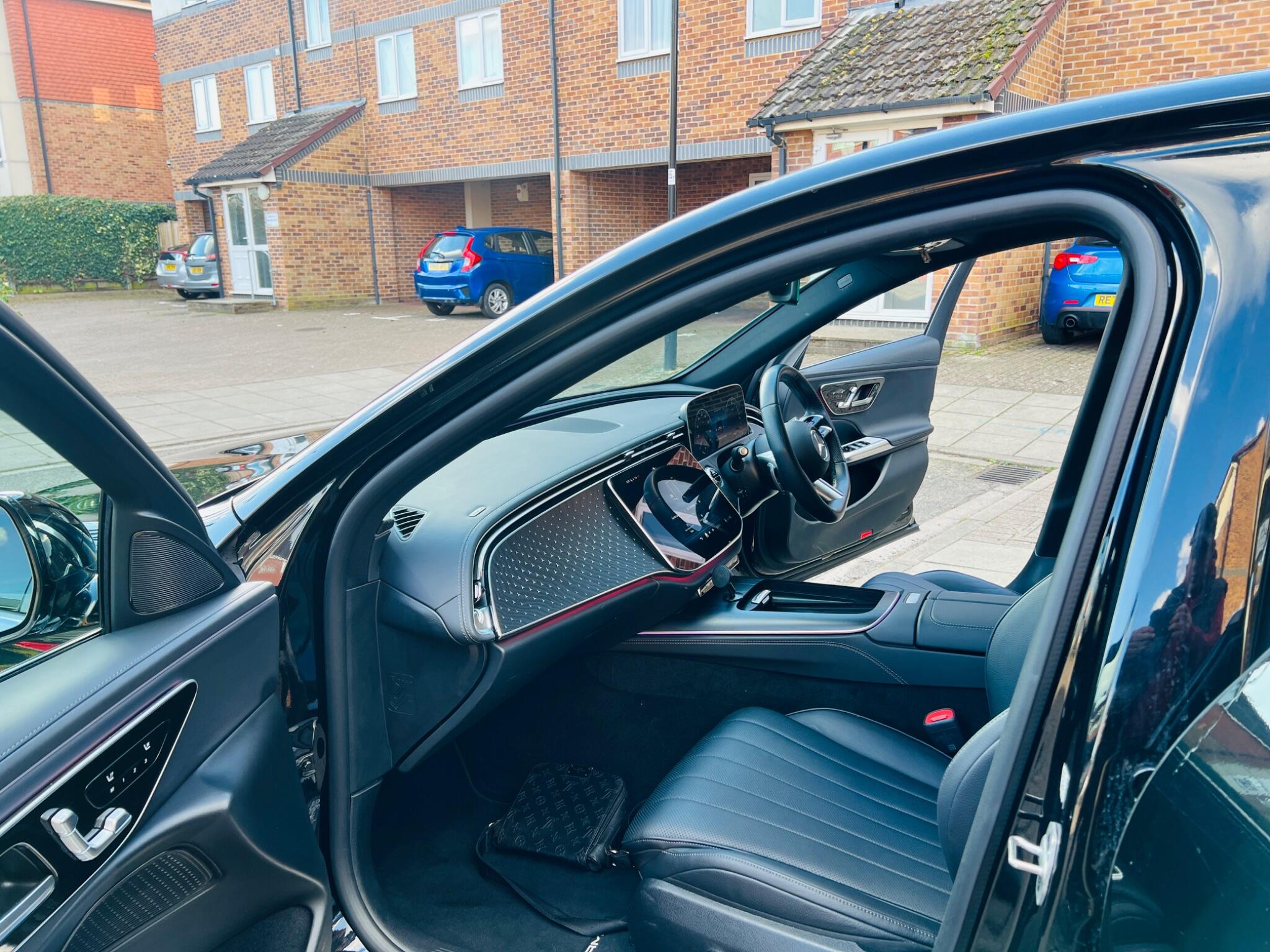 Mercedes-Benz E Class view 35