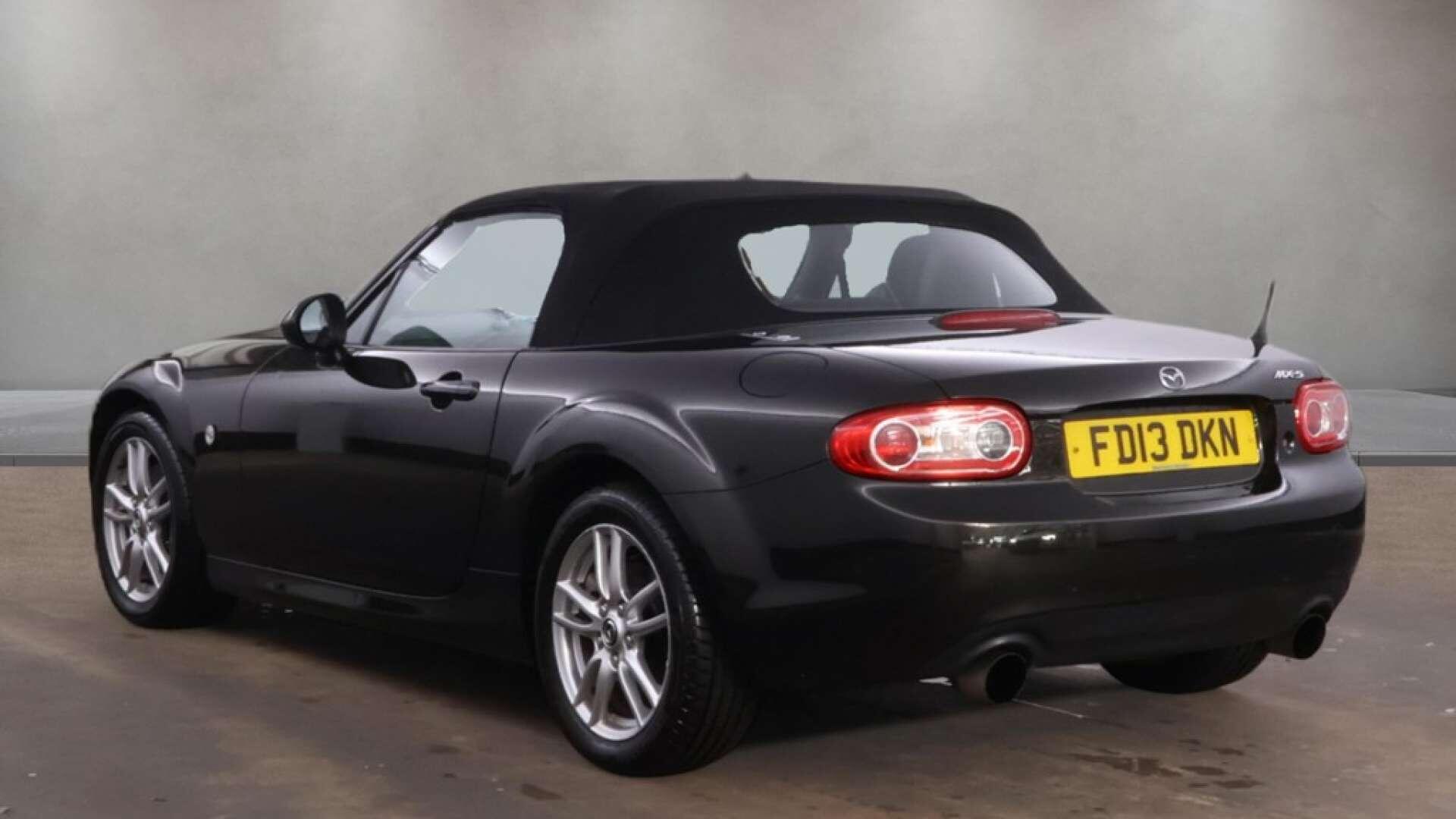 Mazda MX-5 view 8