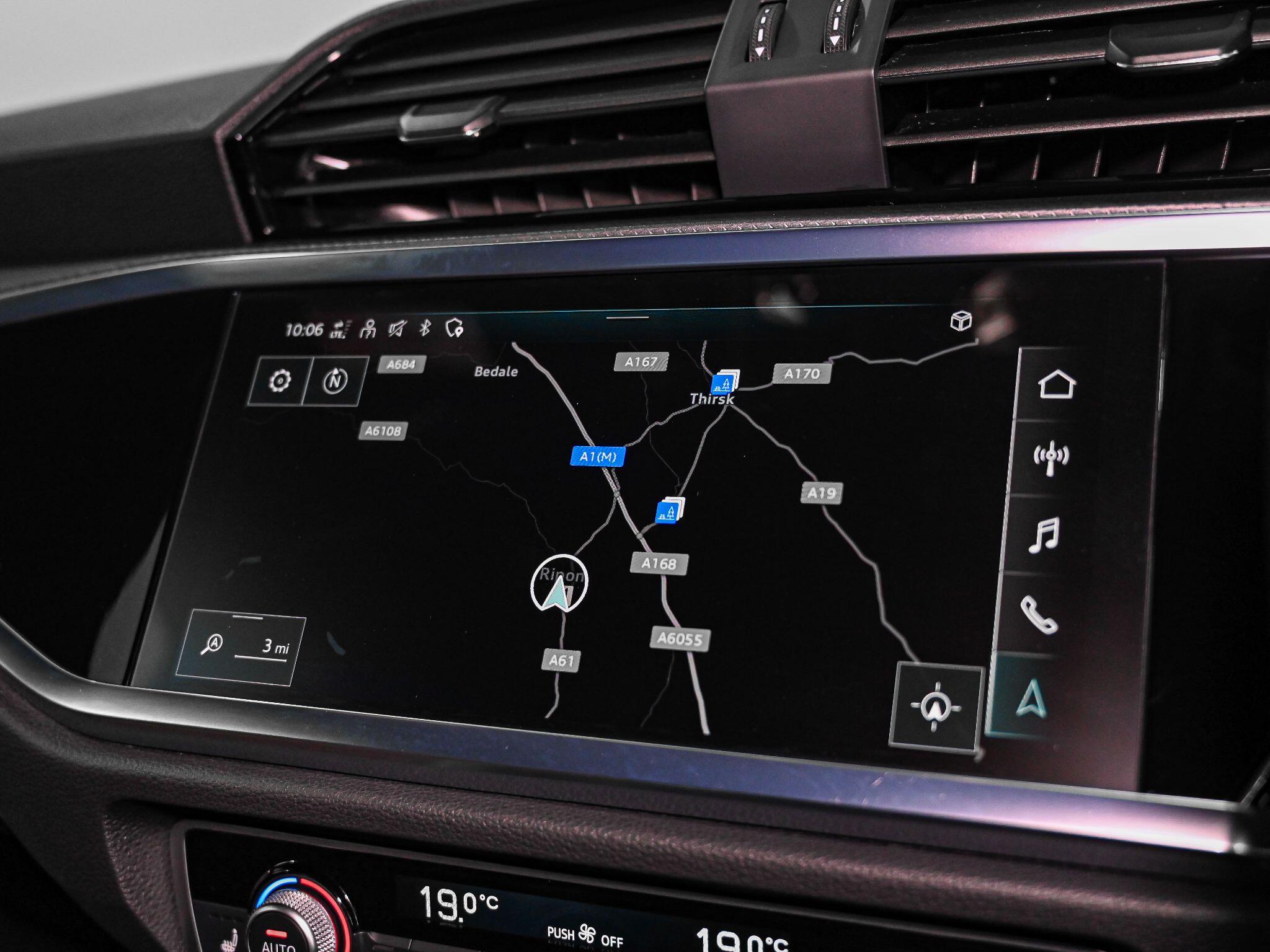 Audi Q3 view 17