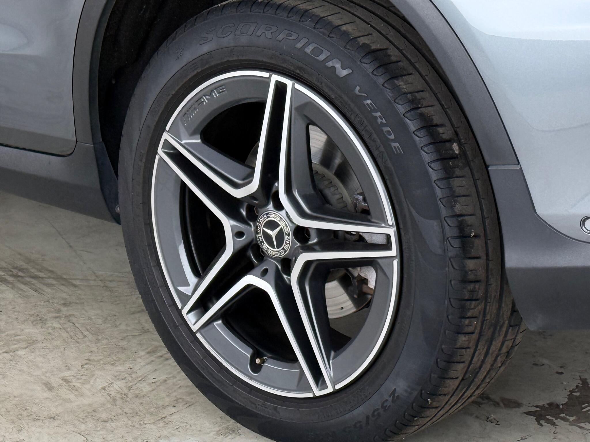 Mercedes-Benz GLC view 9