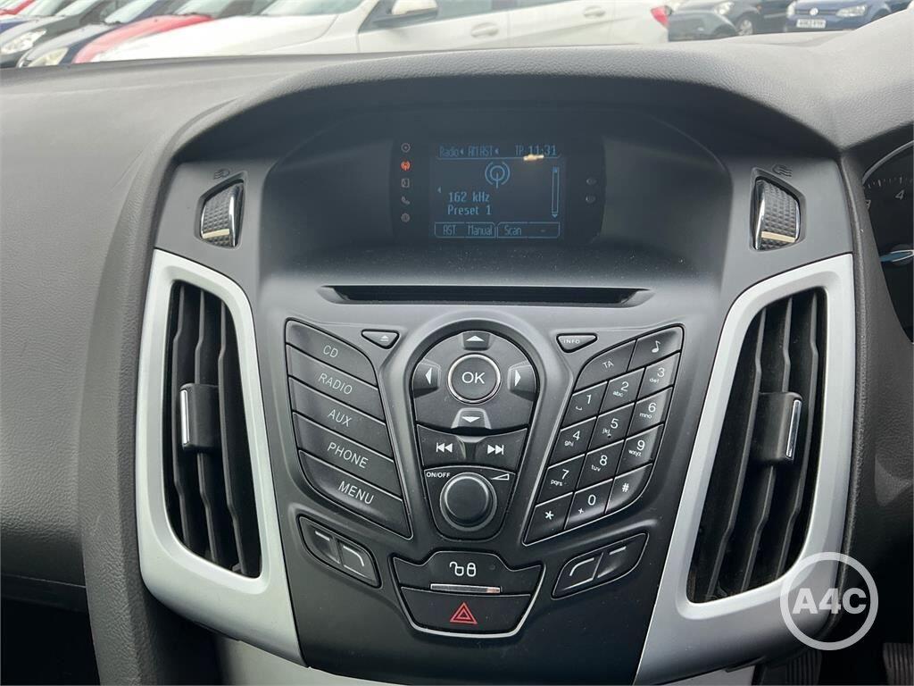 Ford Focus view 6