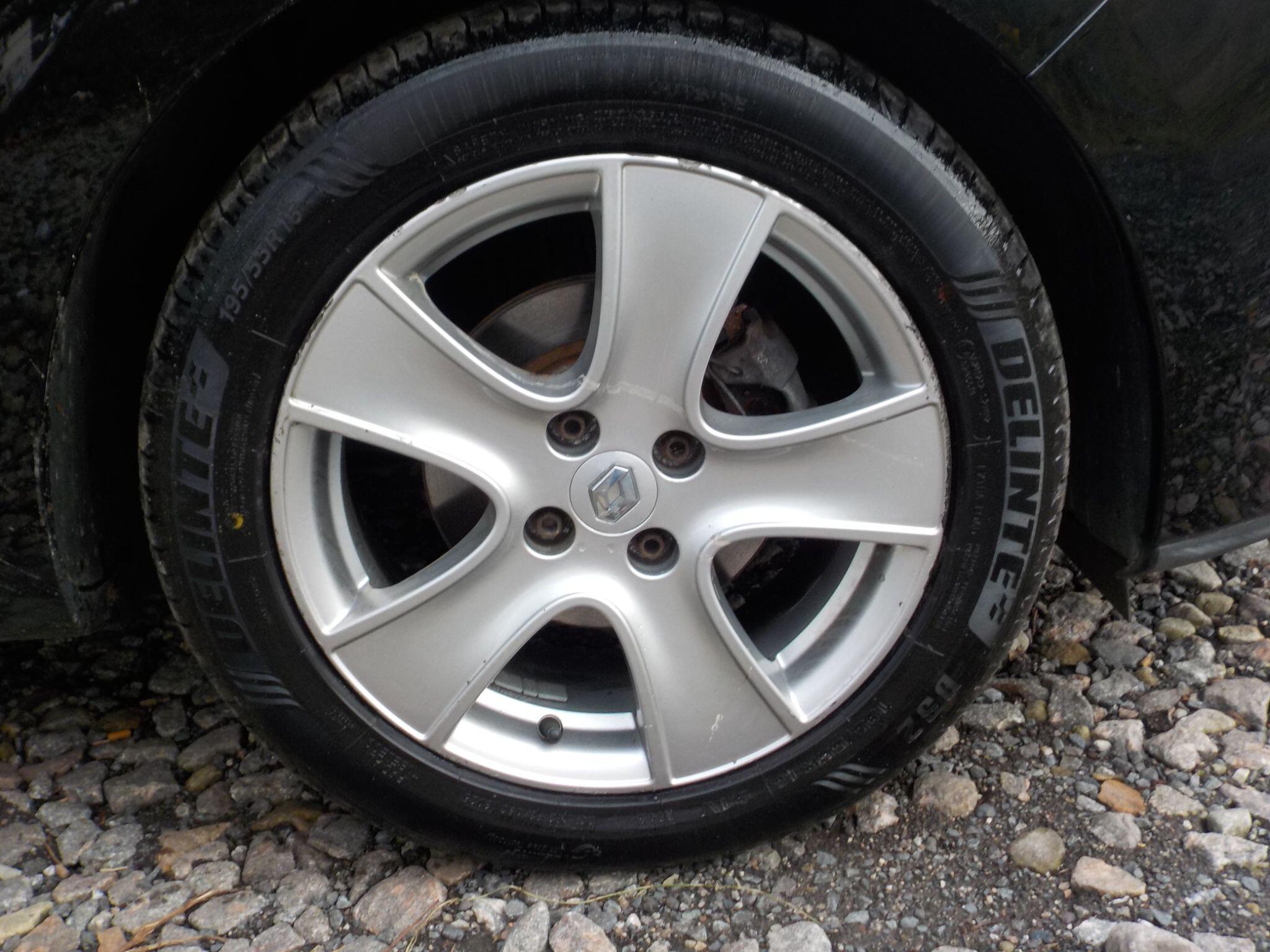 Renault Clio 1.2 16V Expression + Euro 5 5dr