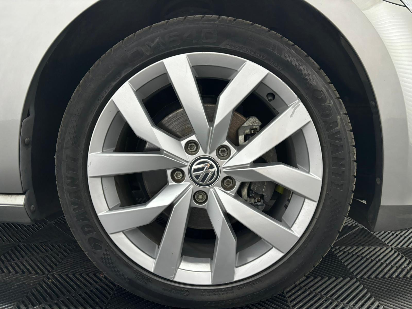 Volkswagen Golf view 35