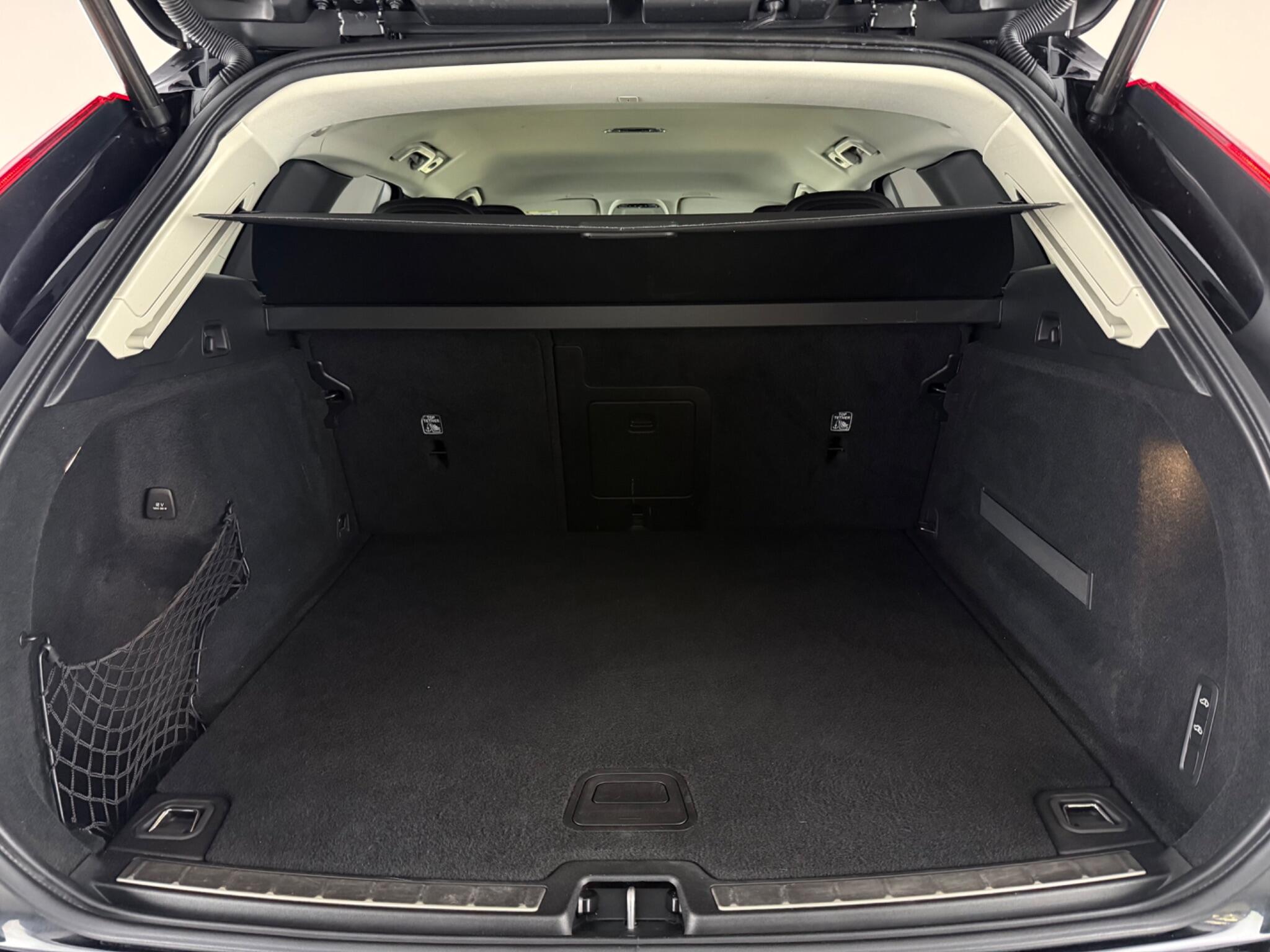 Volvo XC60 view 9