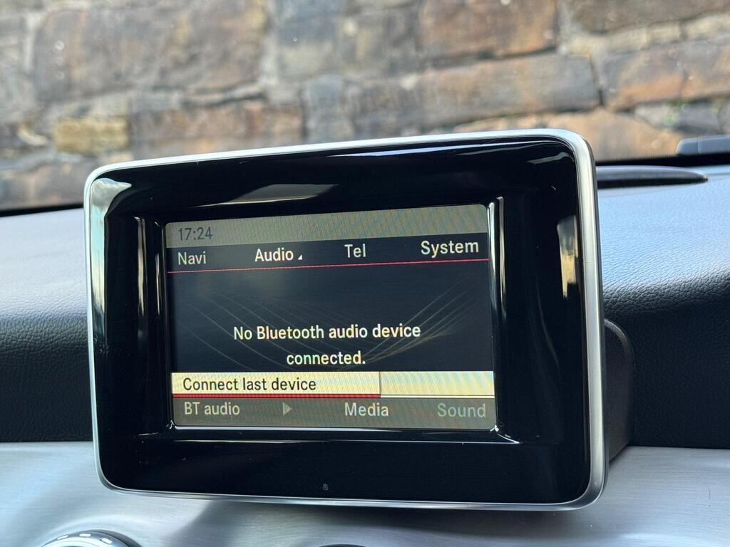 Mercedes-Benz Gla view 33