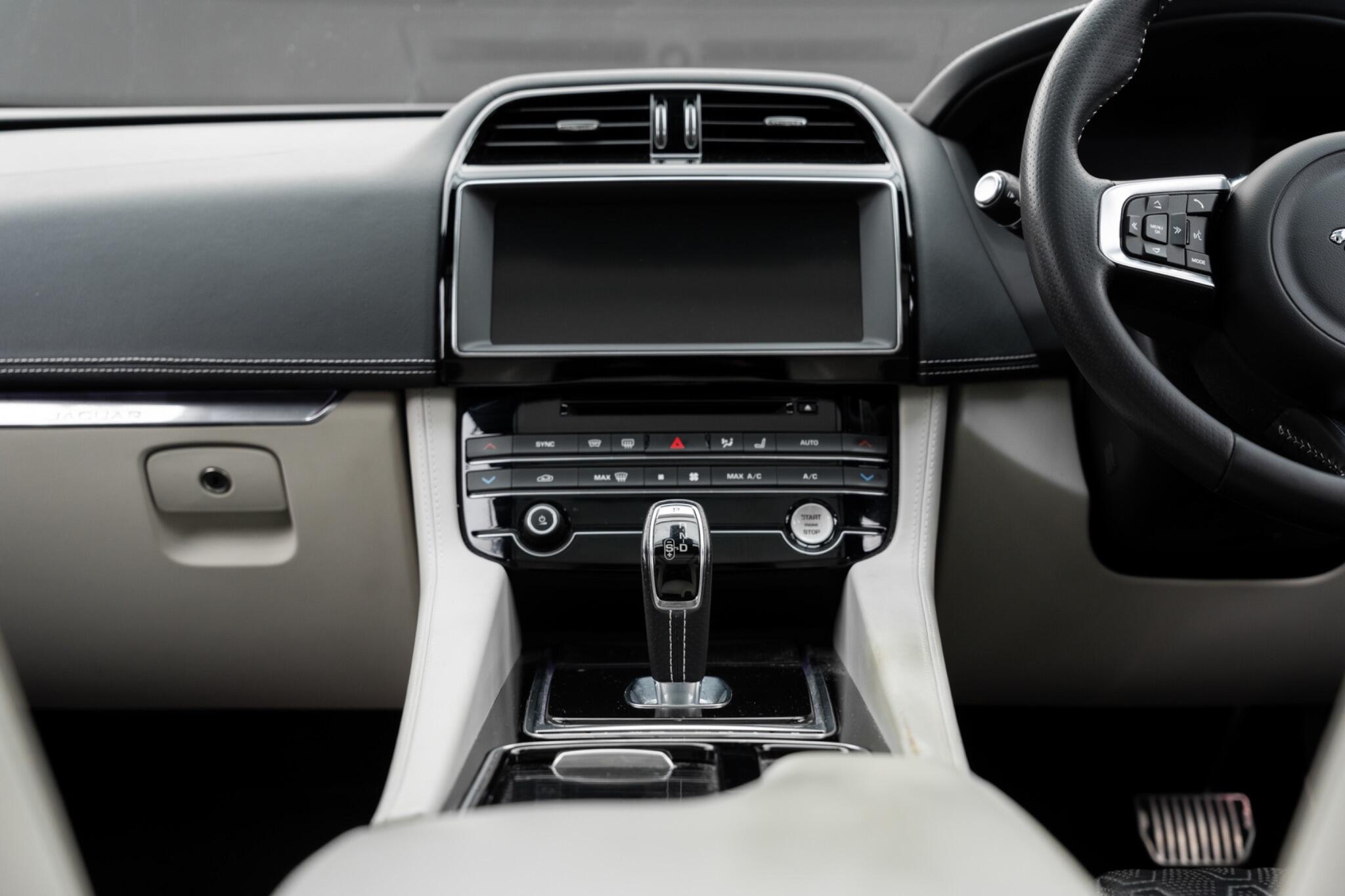 Jaguar F-Pace view 17