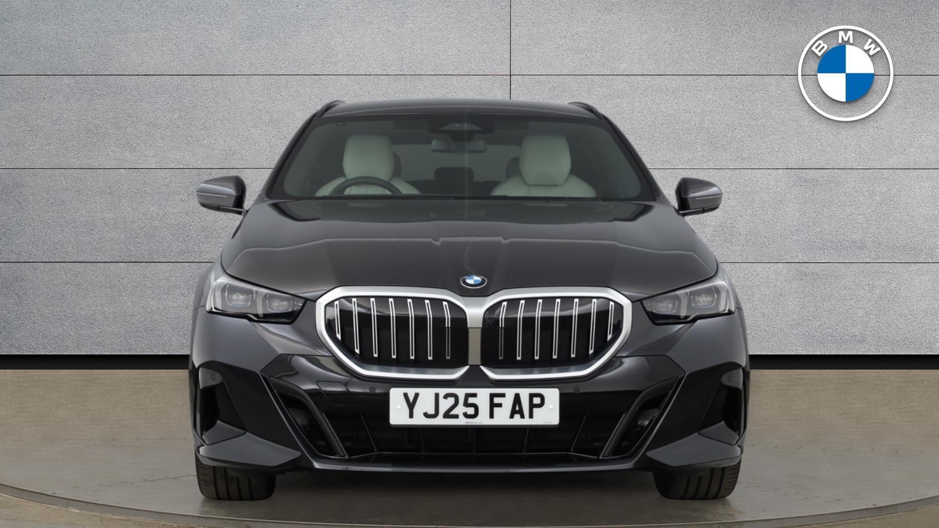 BMW 5 Series view 16