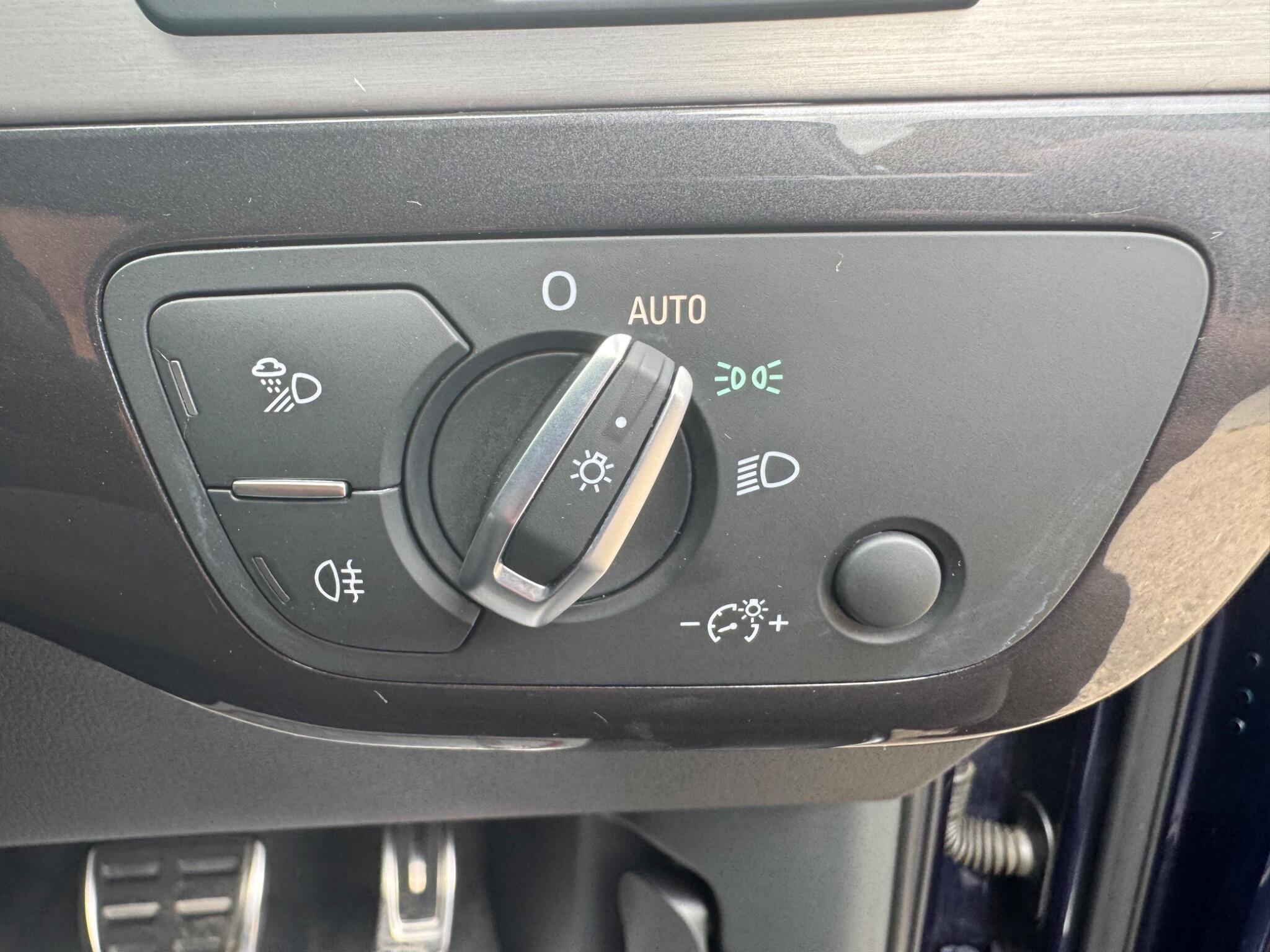 Audi Q7 view 30