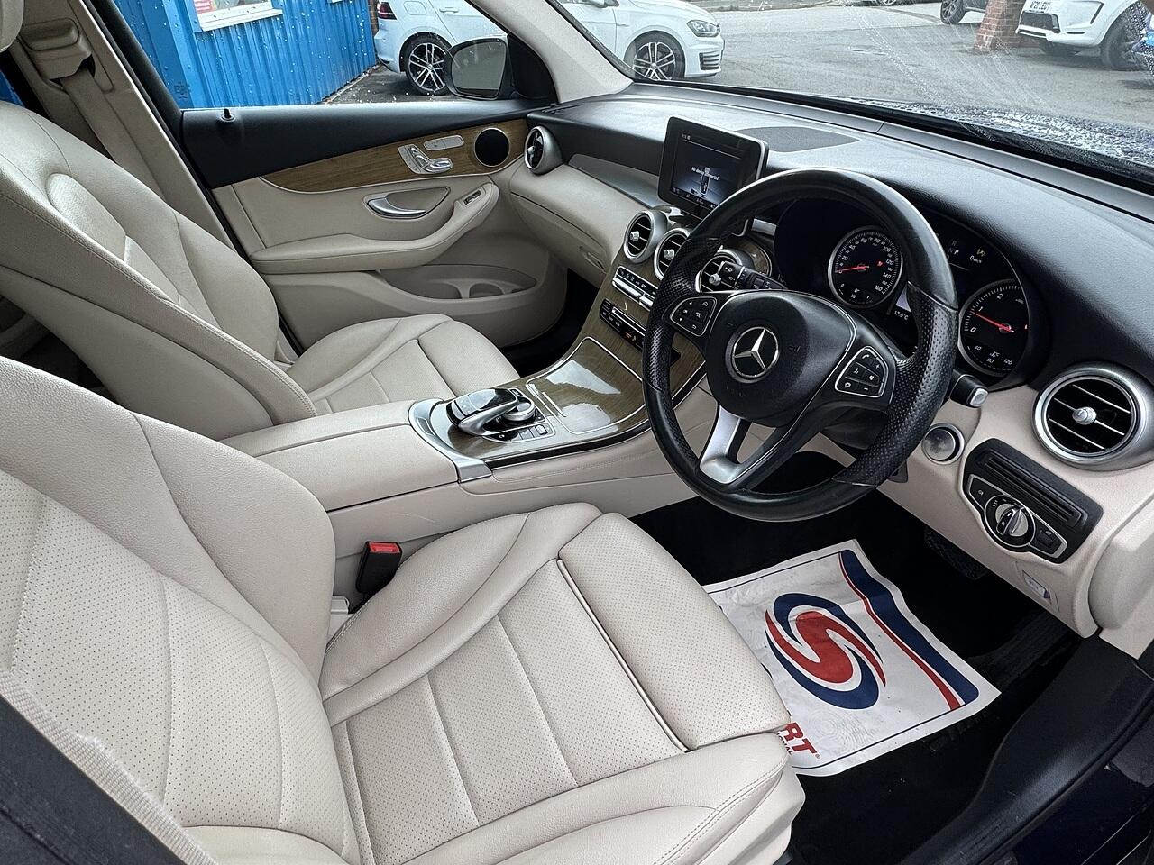 Mercedes-Benz GLC view 5