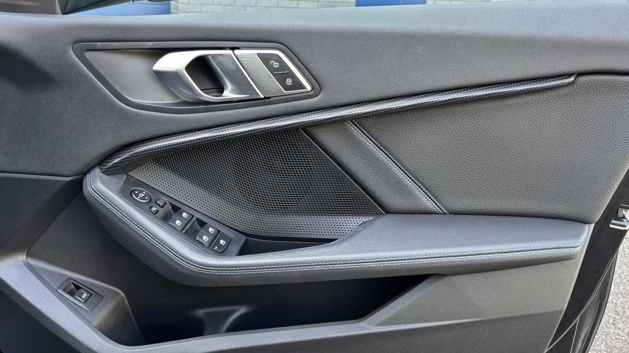 BMW 1 Series view 22