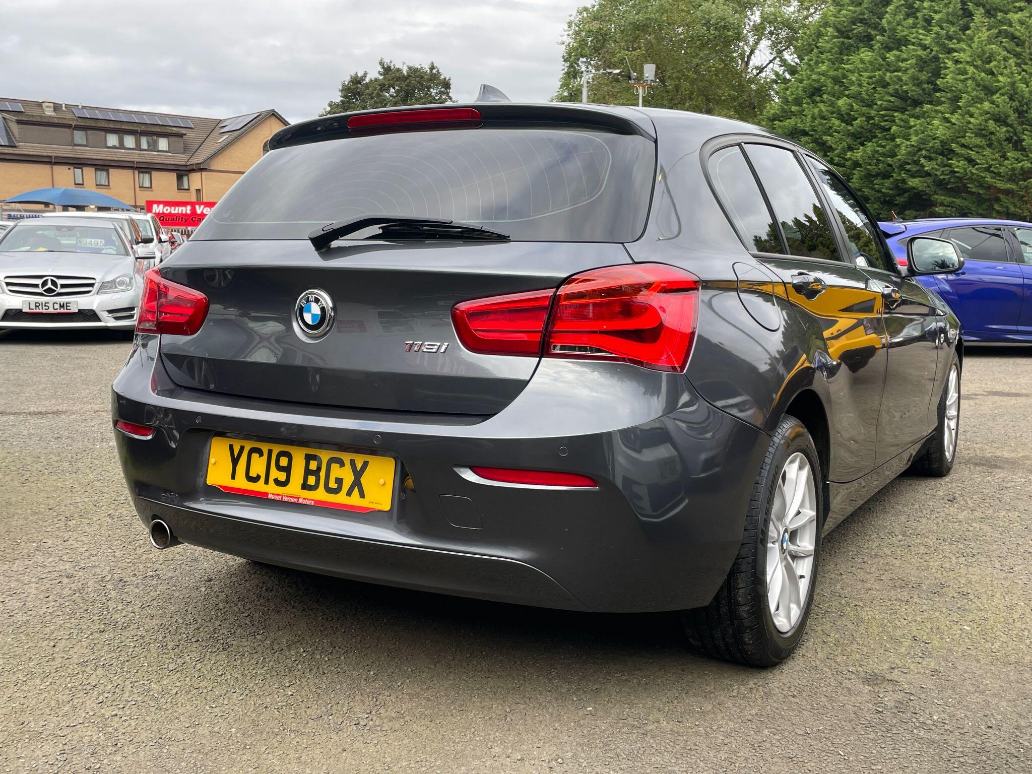BMW 1 Series view 12