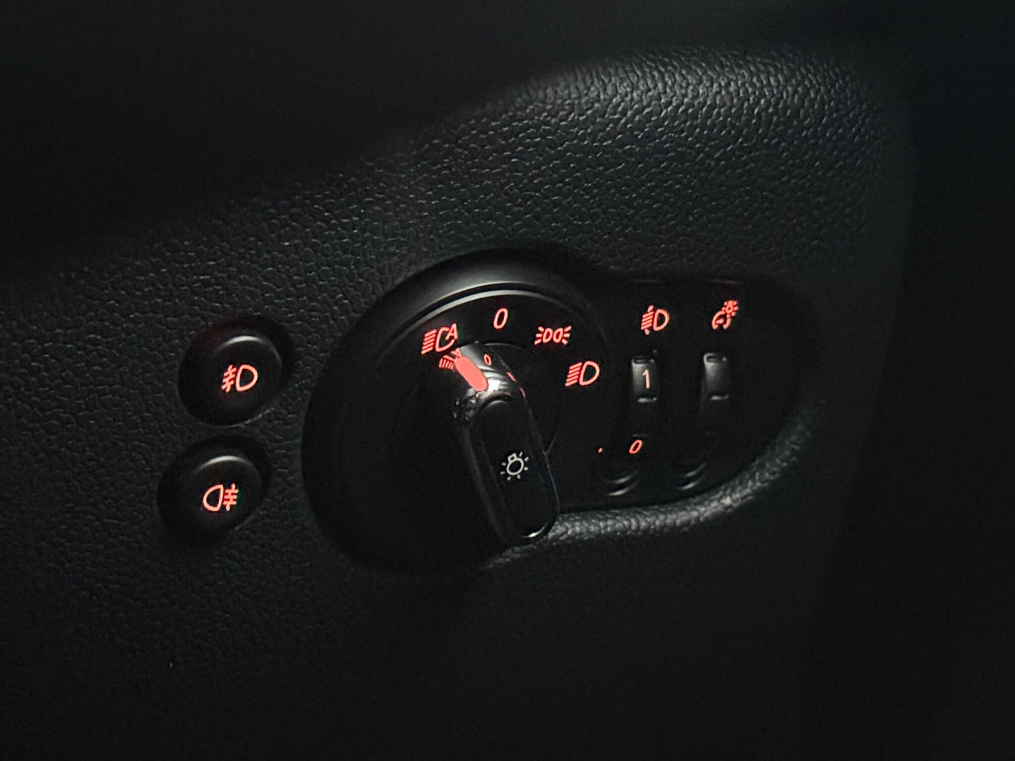 Mini Hatch view 16