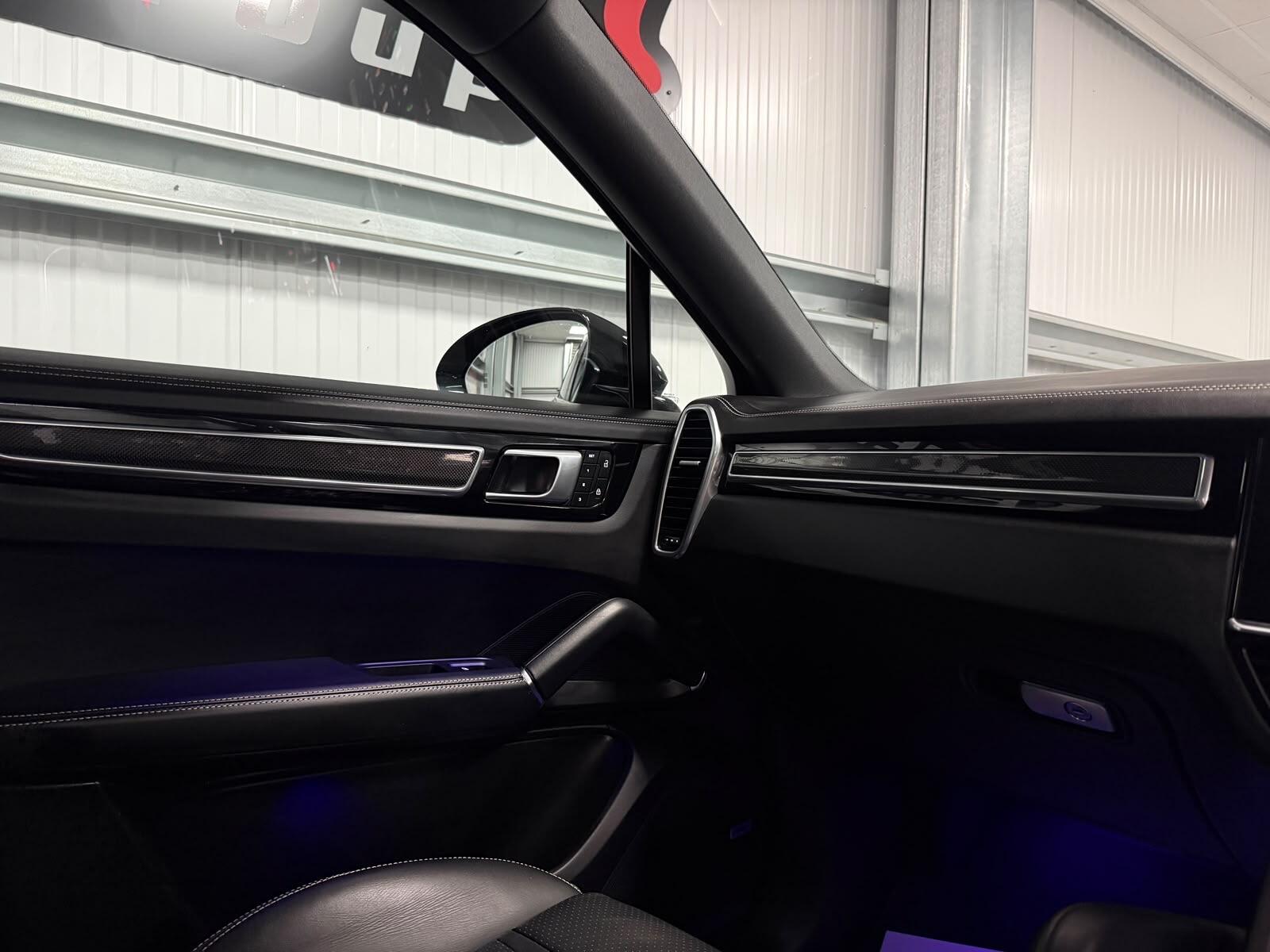 Porsche Cayenne view 15