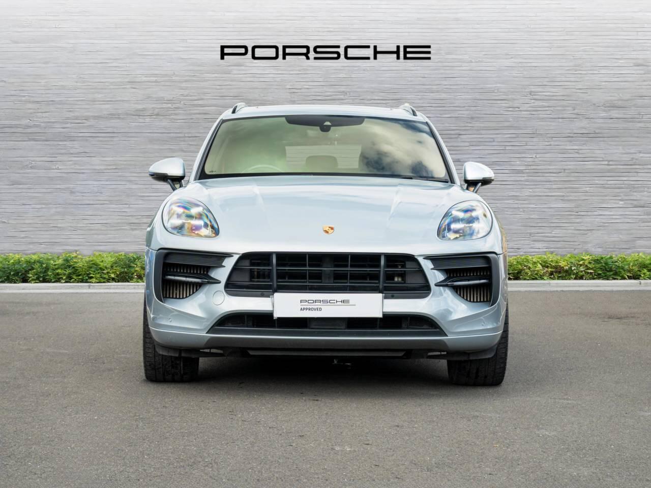 Porsche Macan view 6