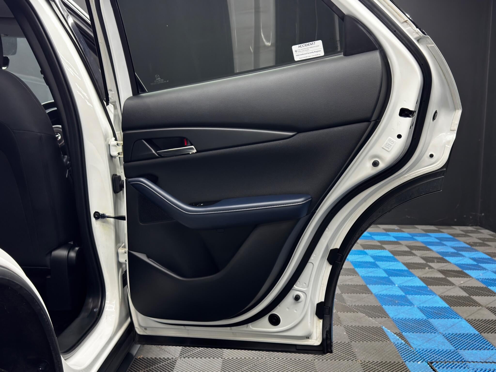 Mazda CX-30 view 42