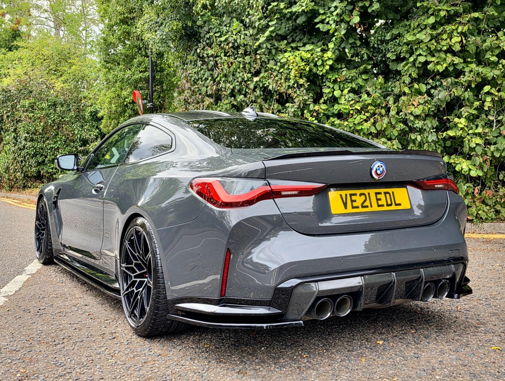 BMW M4 view 7