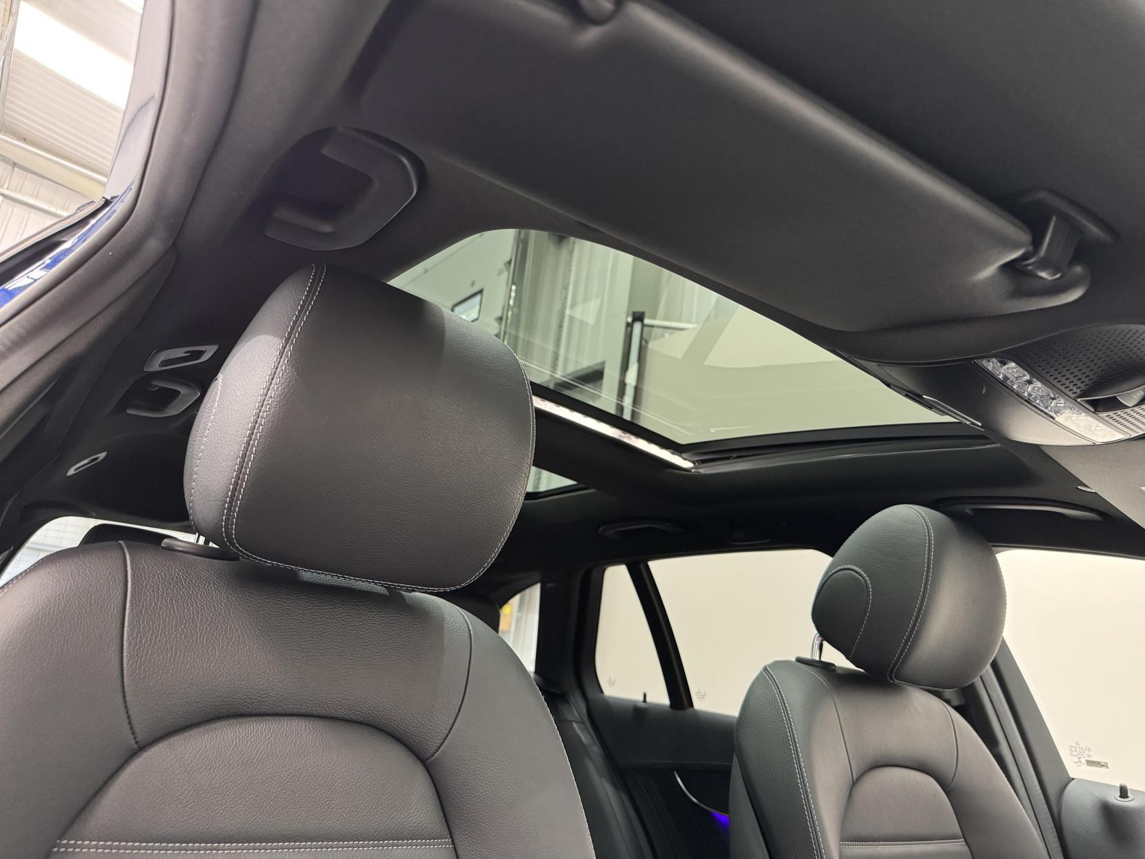 Mercedes-Benz C Class view 24