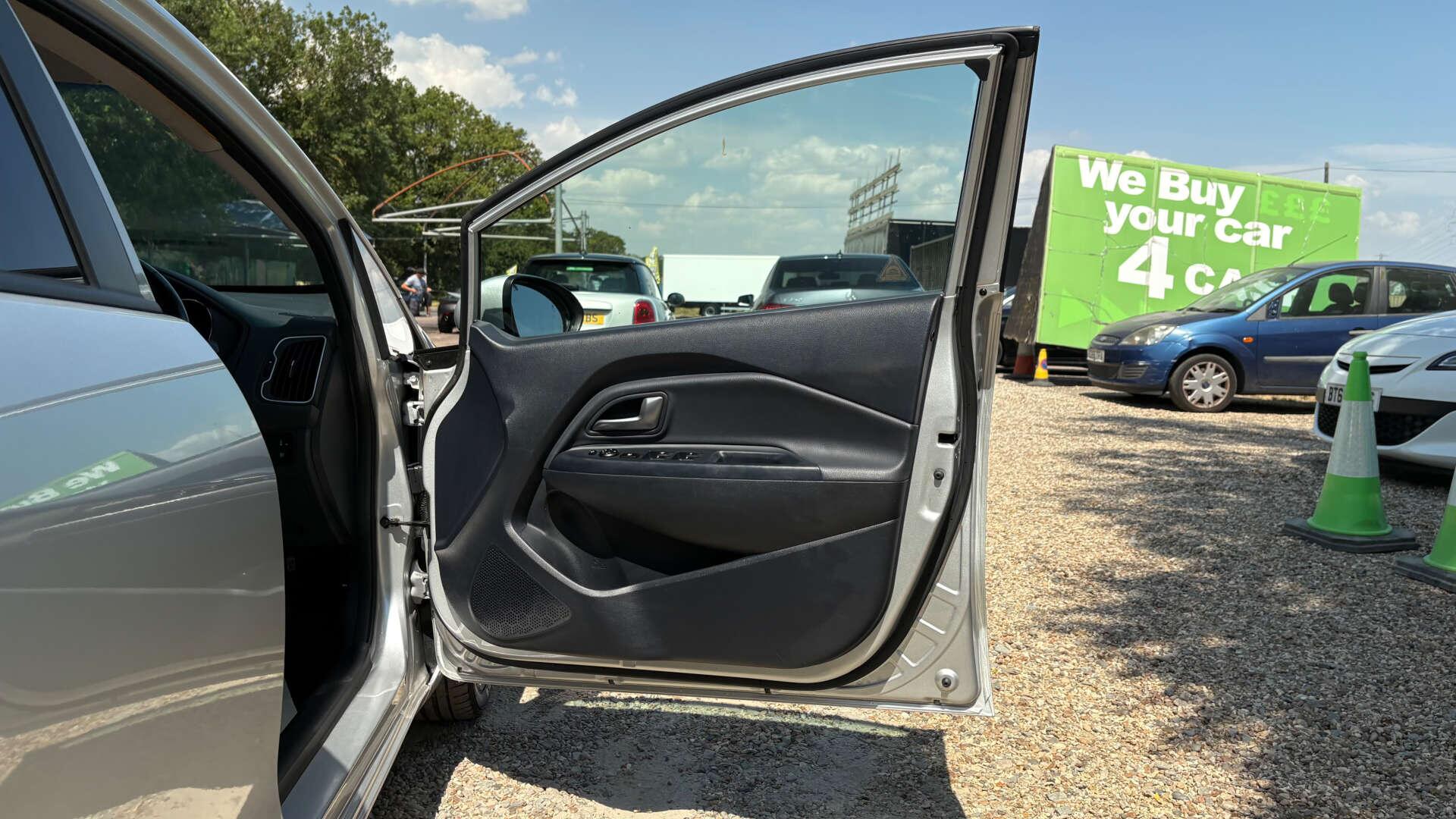 Kia Rio view 35