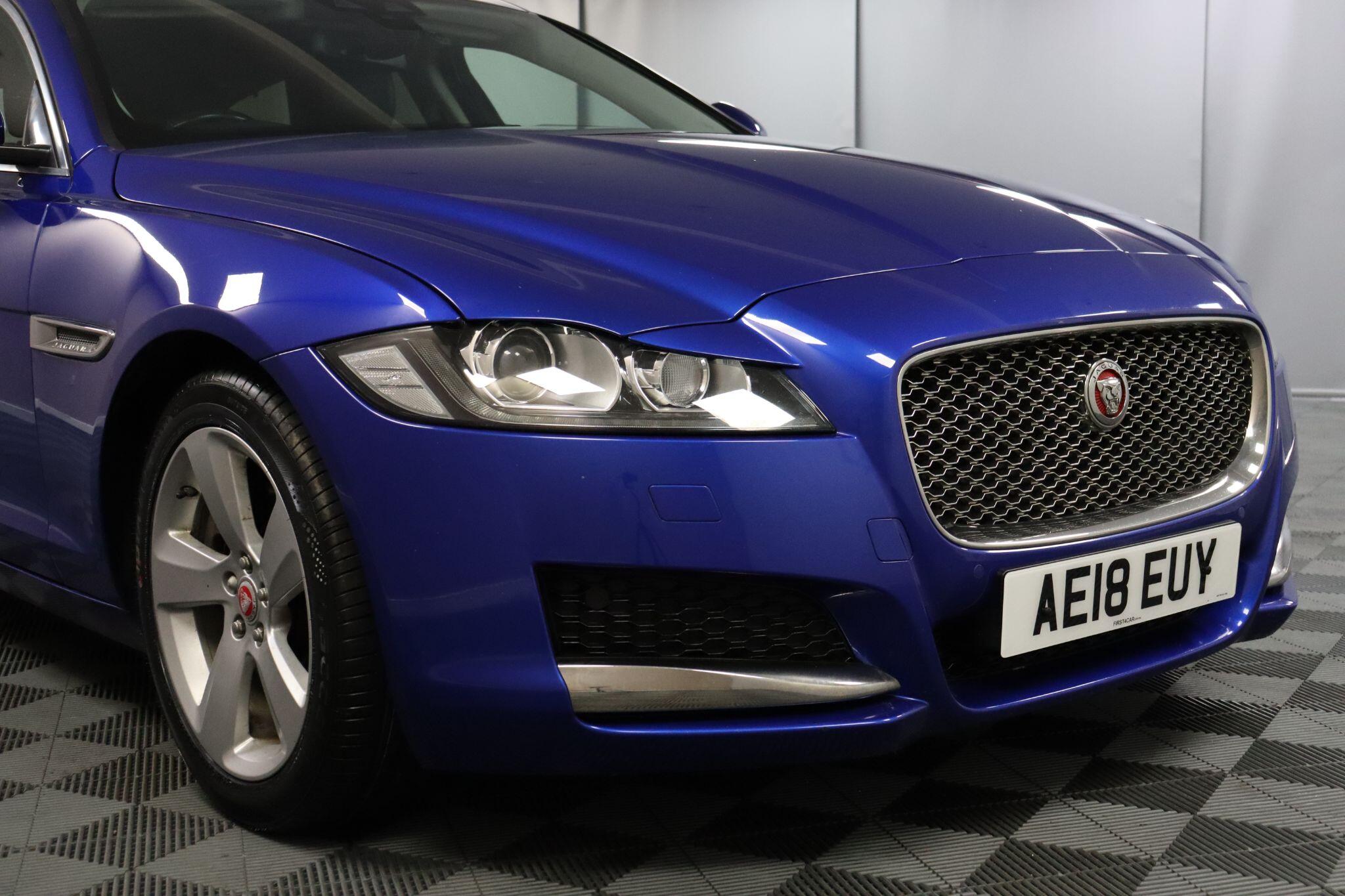 Jaguar XF view 24