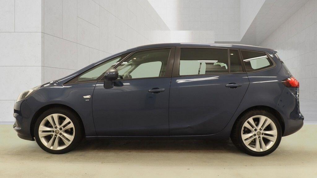 Vauxhall Zafira Tourer view 7