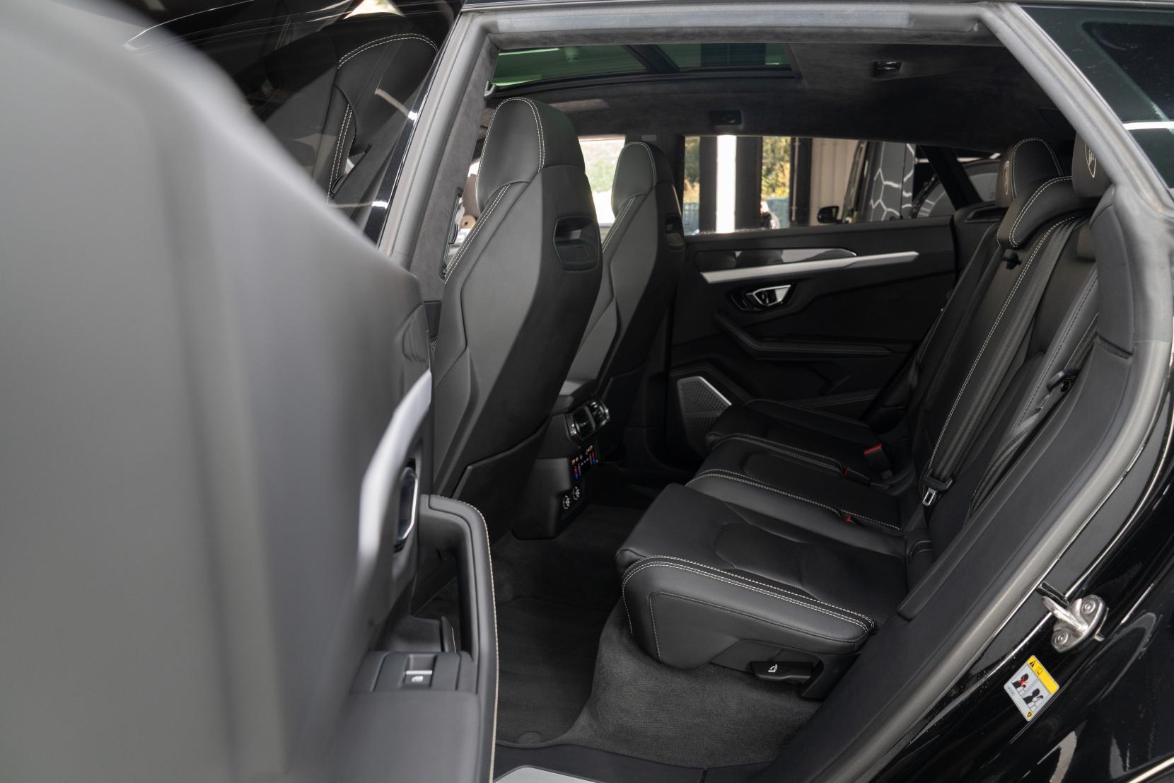 Lamborghini Urus view 9