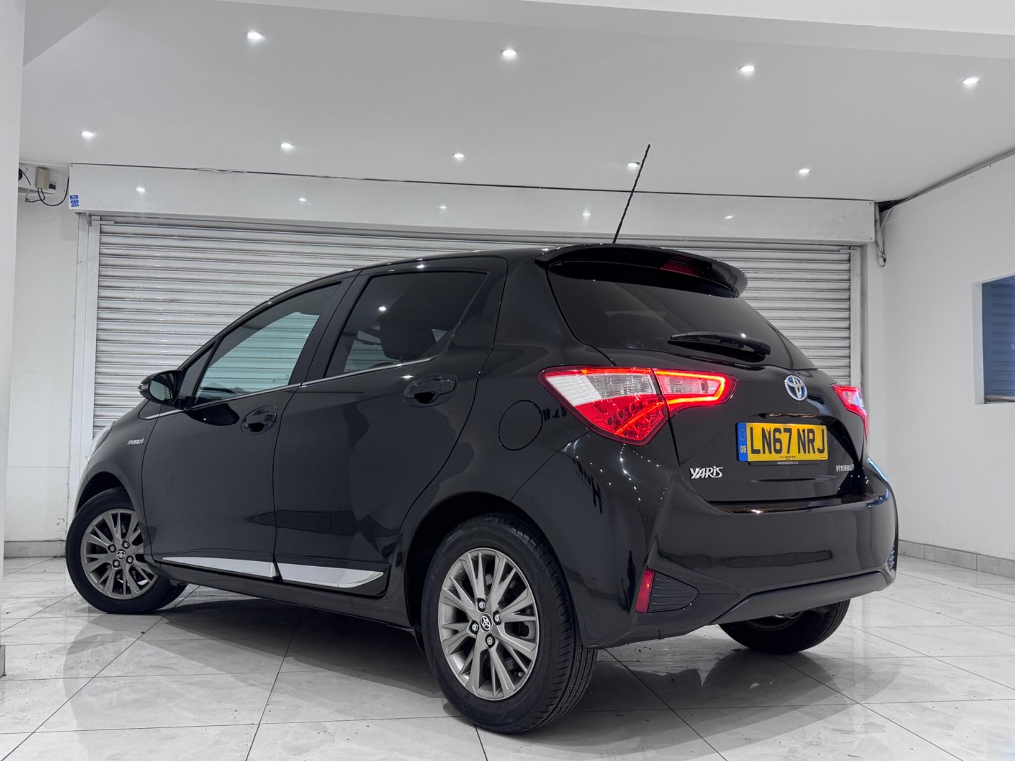 Toyota Yaris view 5