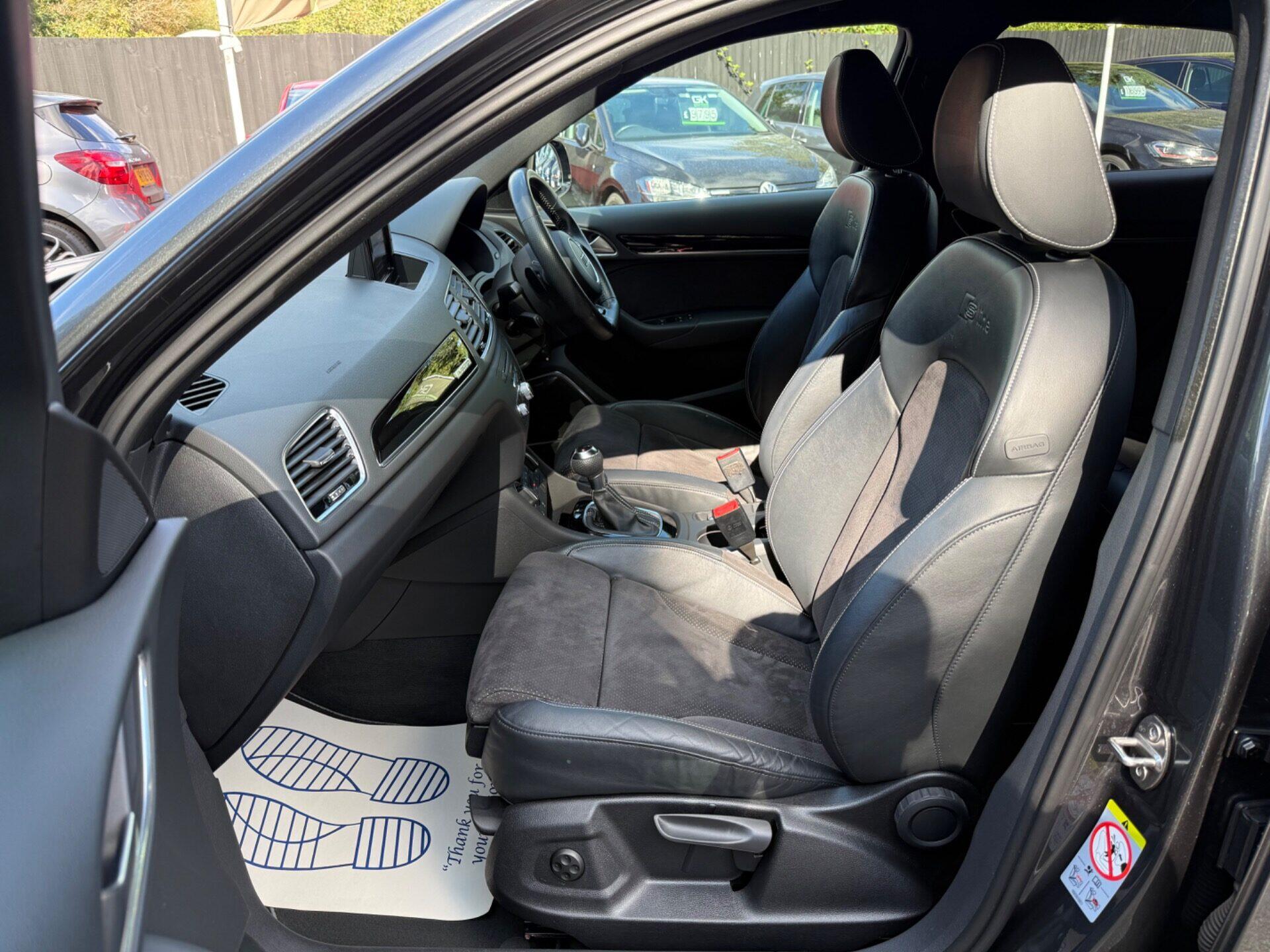 Audi Q3 view 3