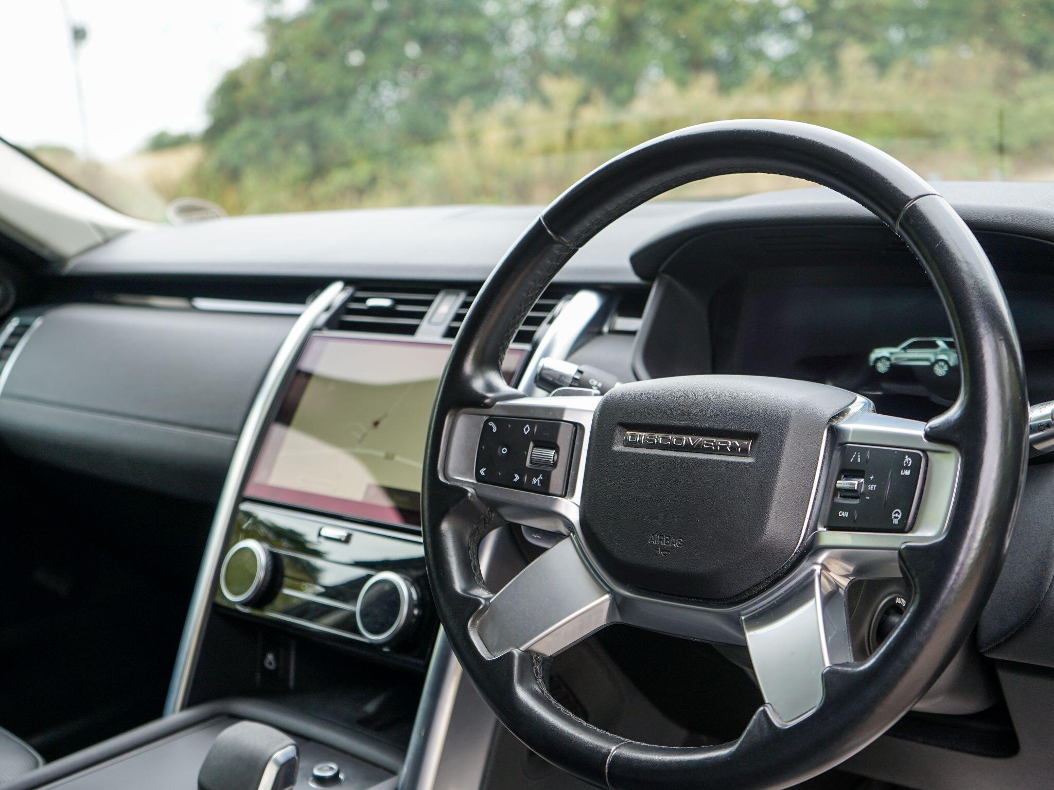 Land Rover Discovery 3 view 26