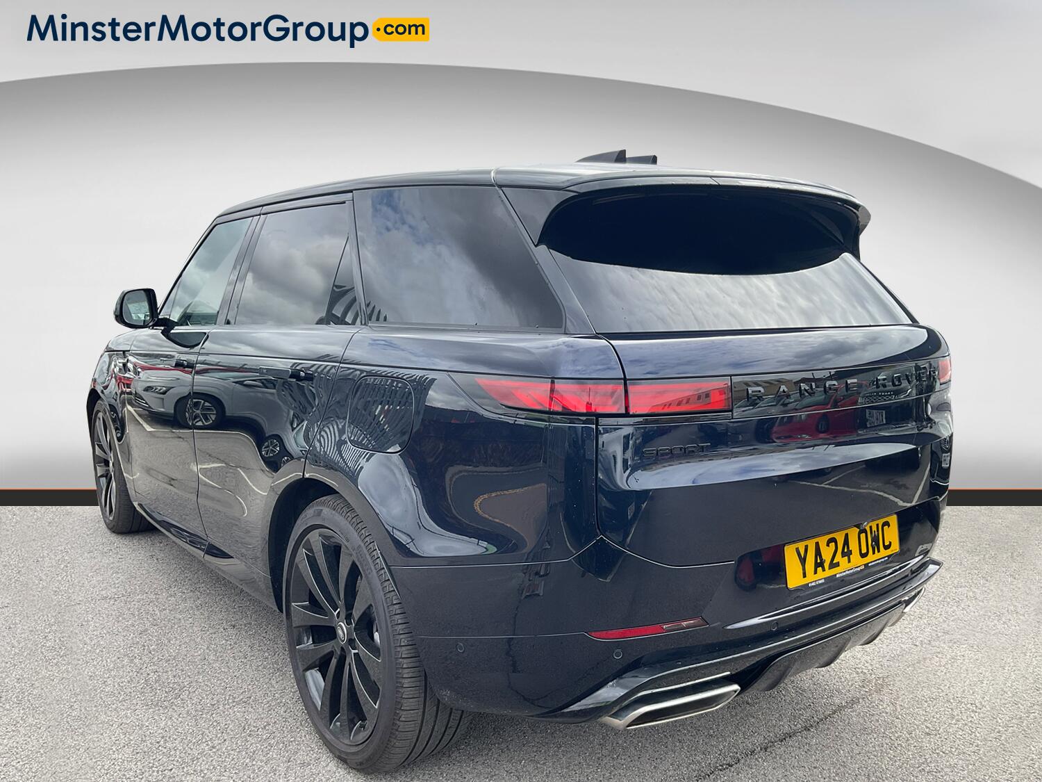 Land Rover Range Rover Sport view 4