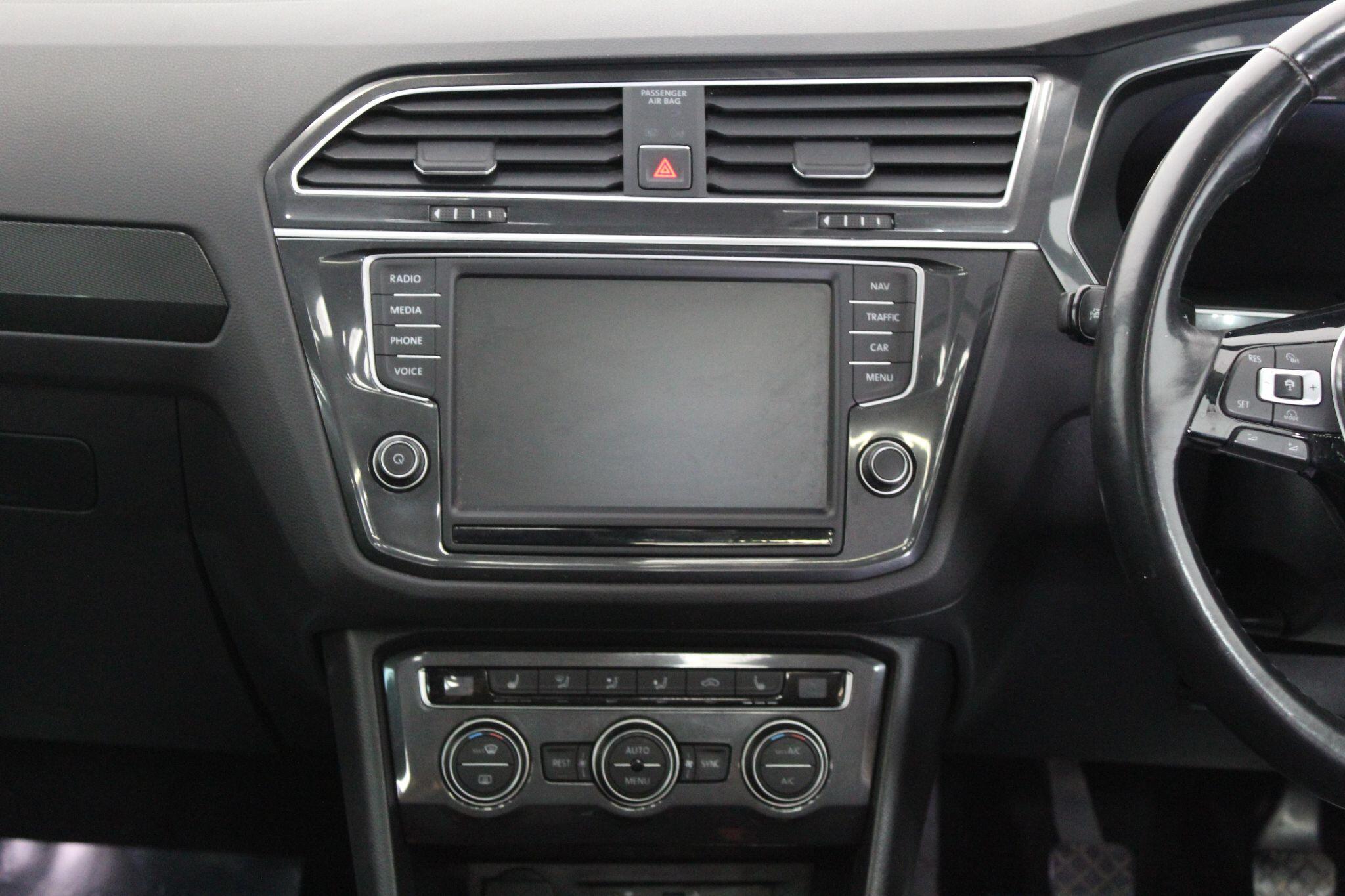 Volkswagen Tiguan view 36